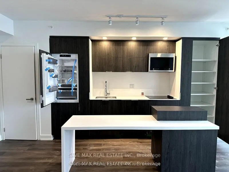 370 Martha Street, #1406