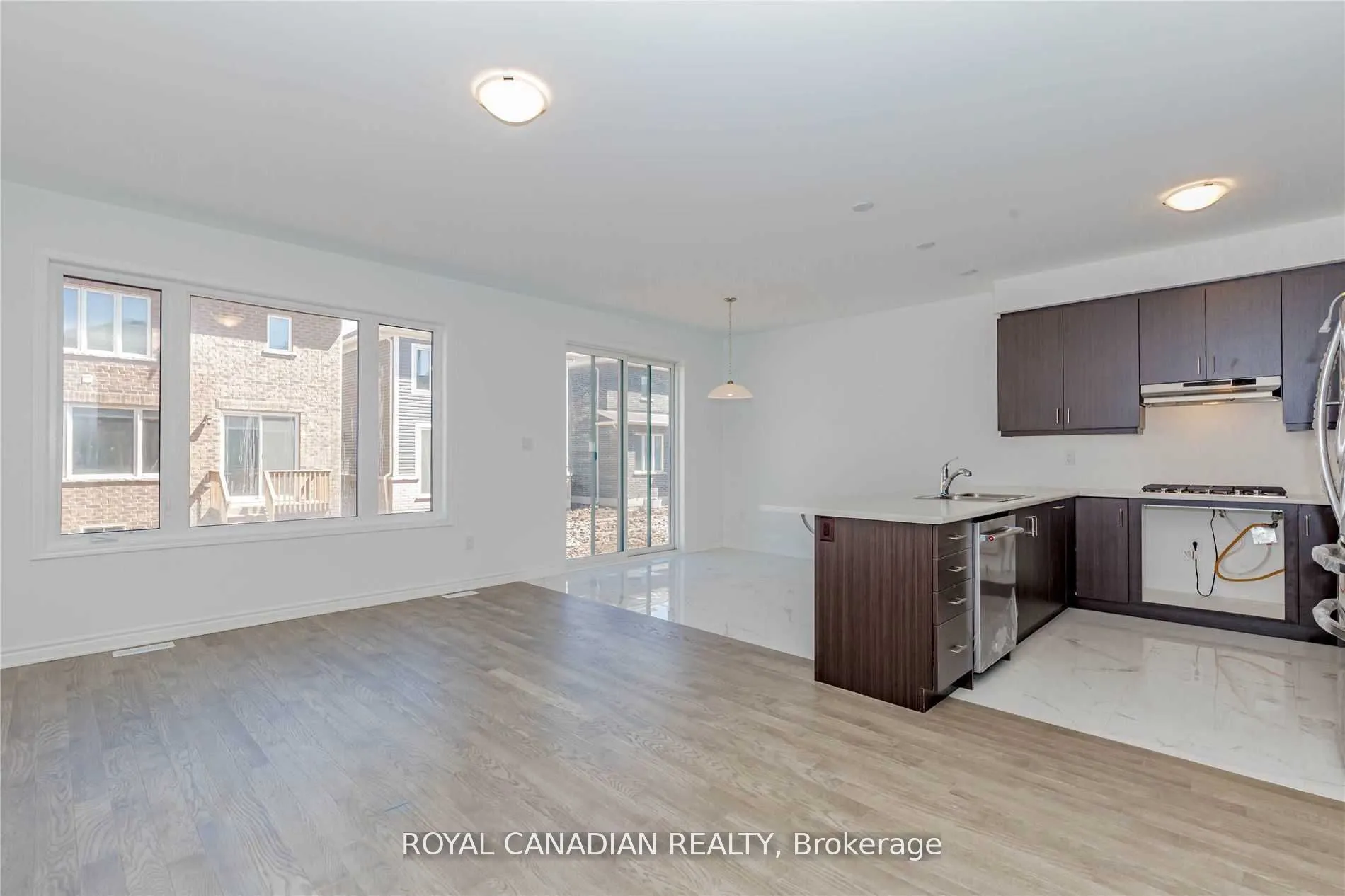 1355 Lobelia Crescent