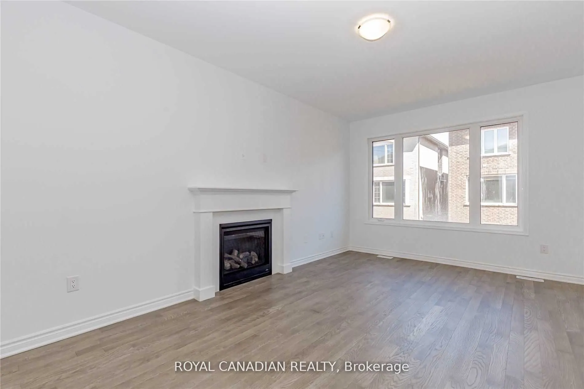 1355 Lobelia Crescent