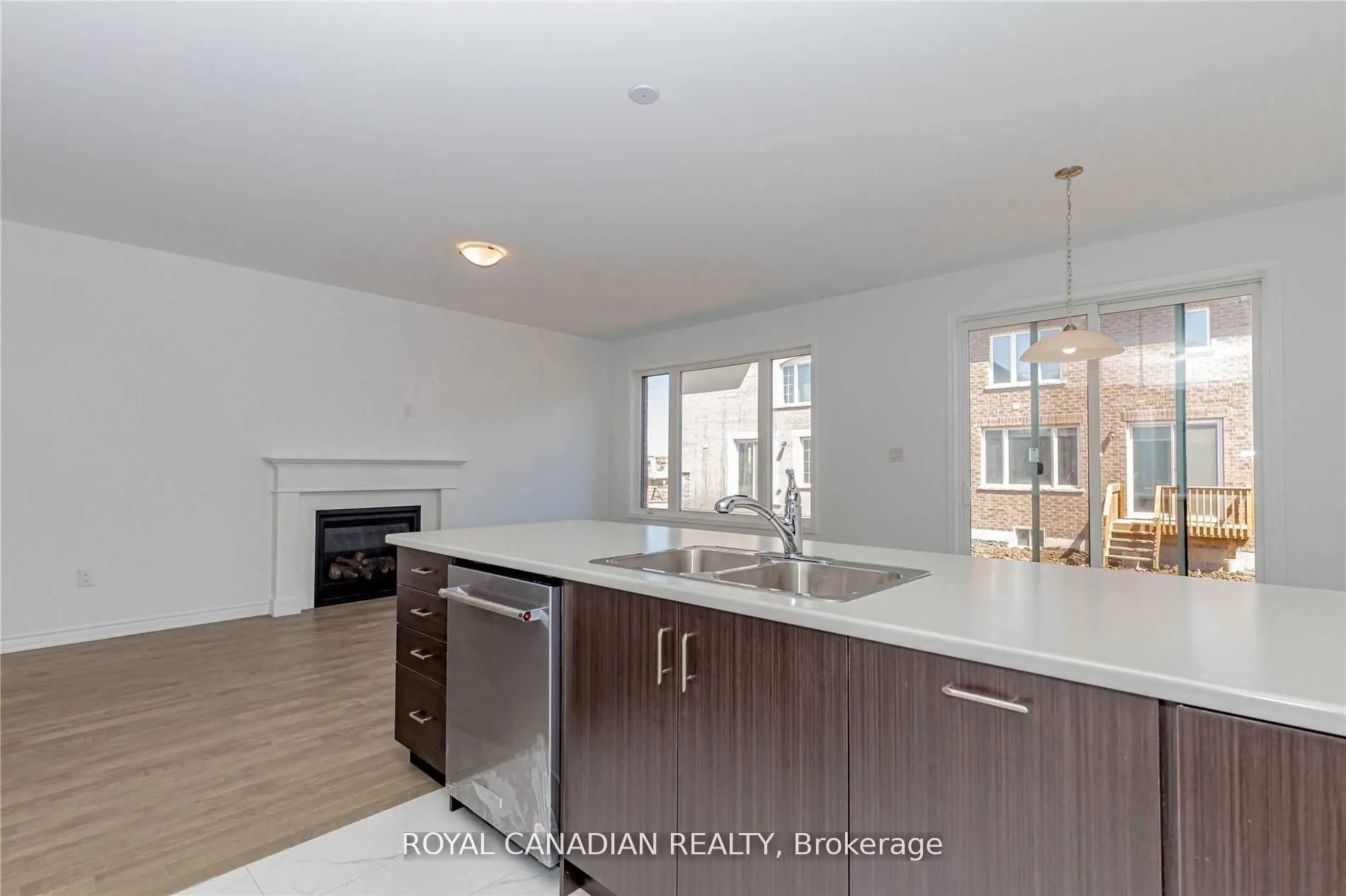 1355 Lobelia Crescent