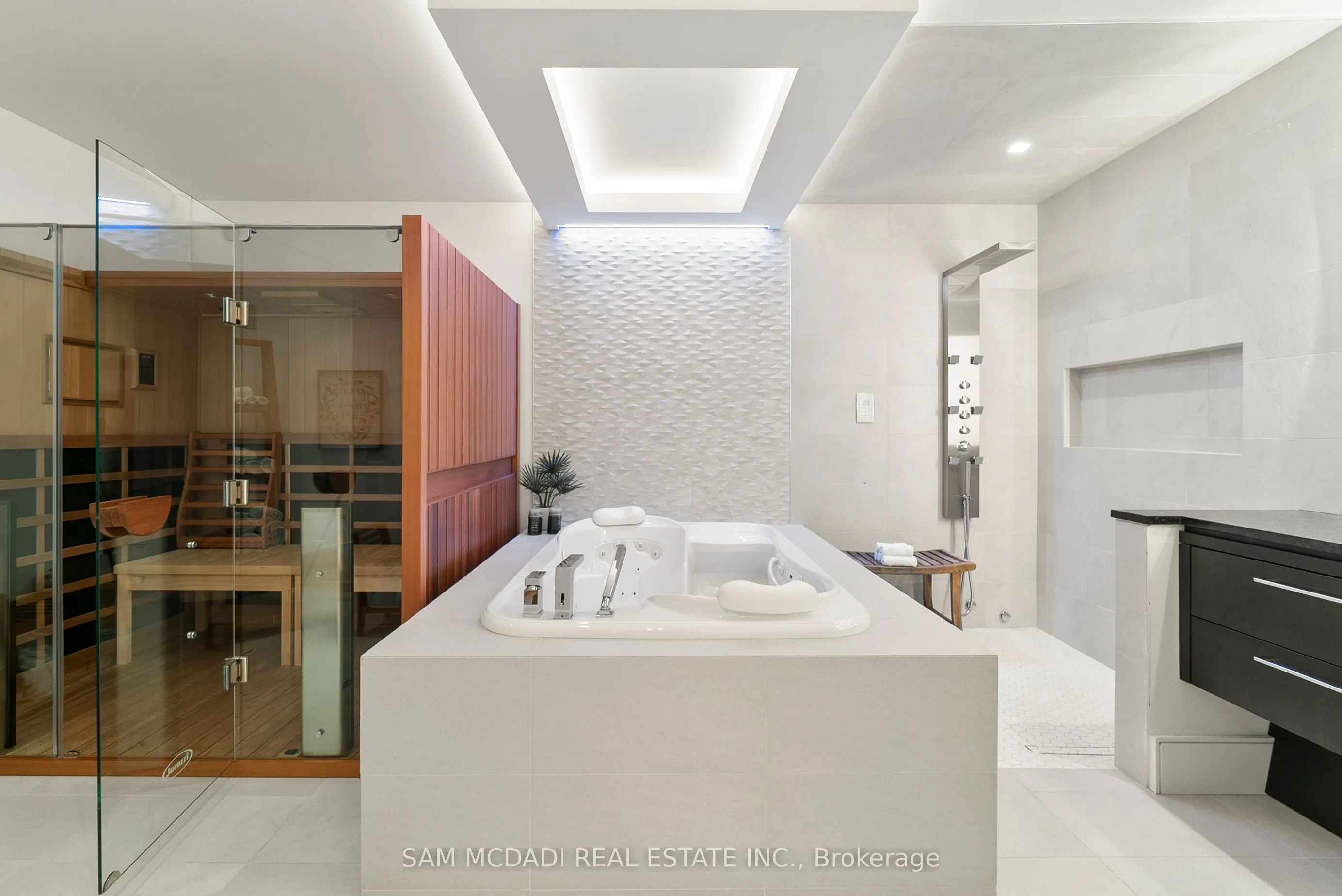 2488 Lakeshore Road E