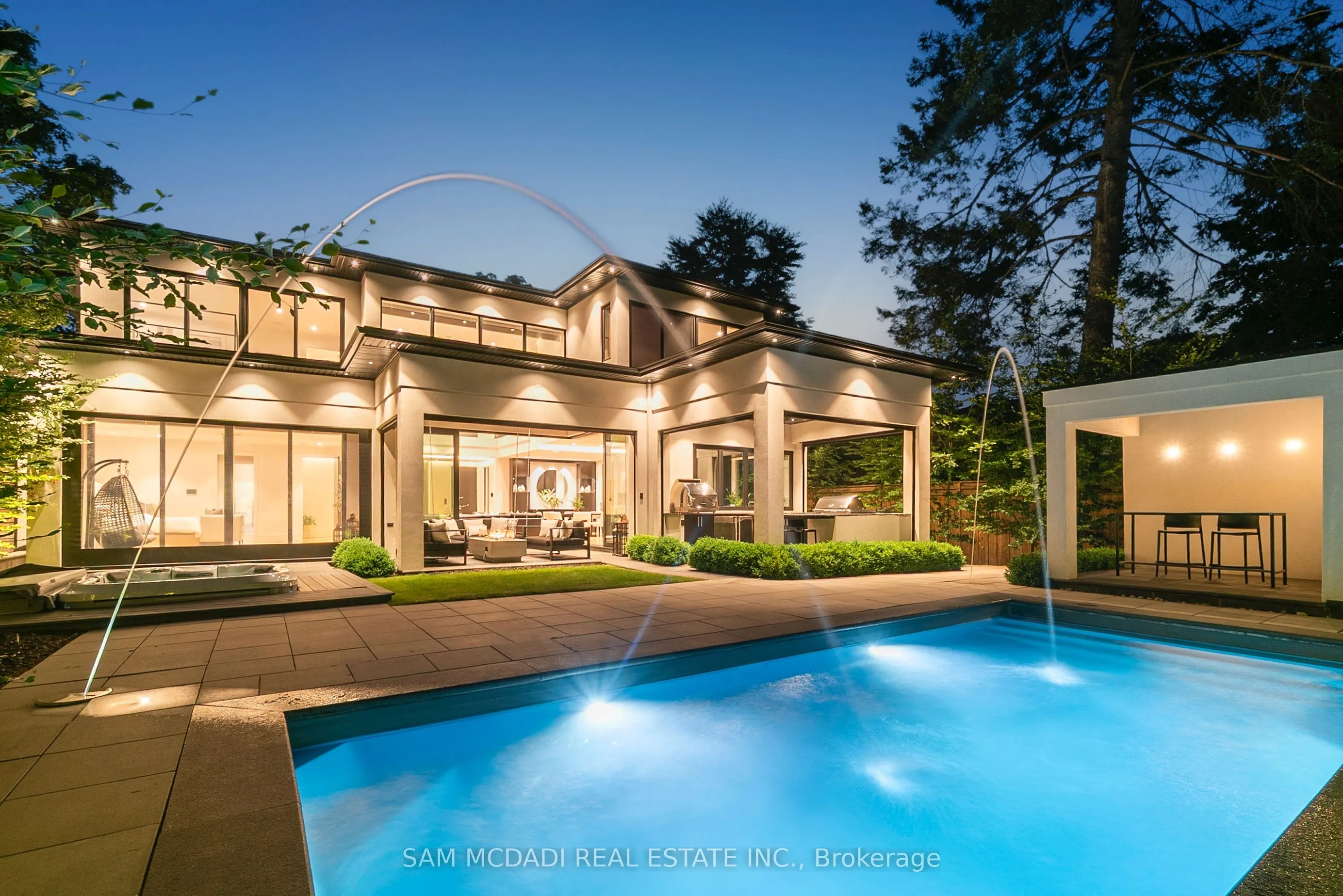 2488 Lakeshore Road E