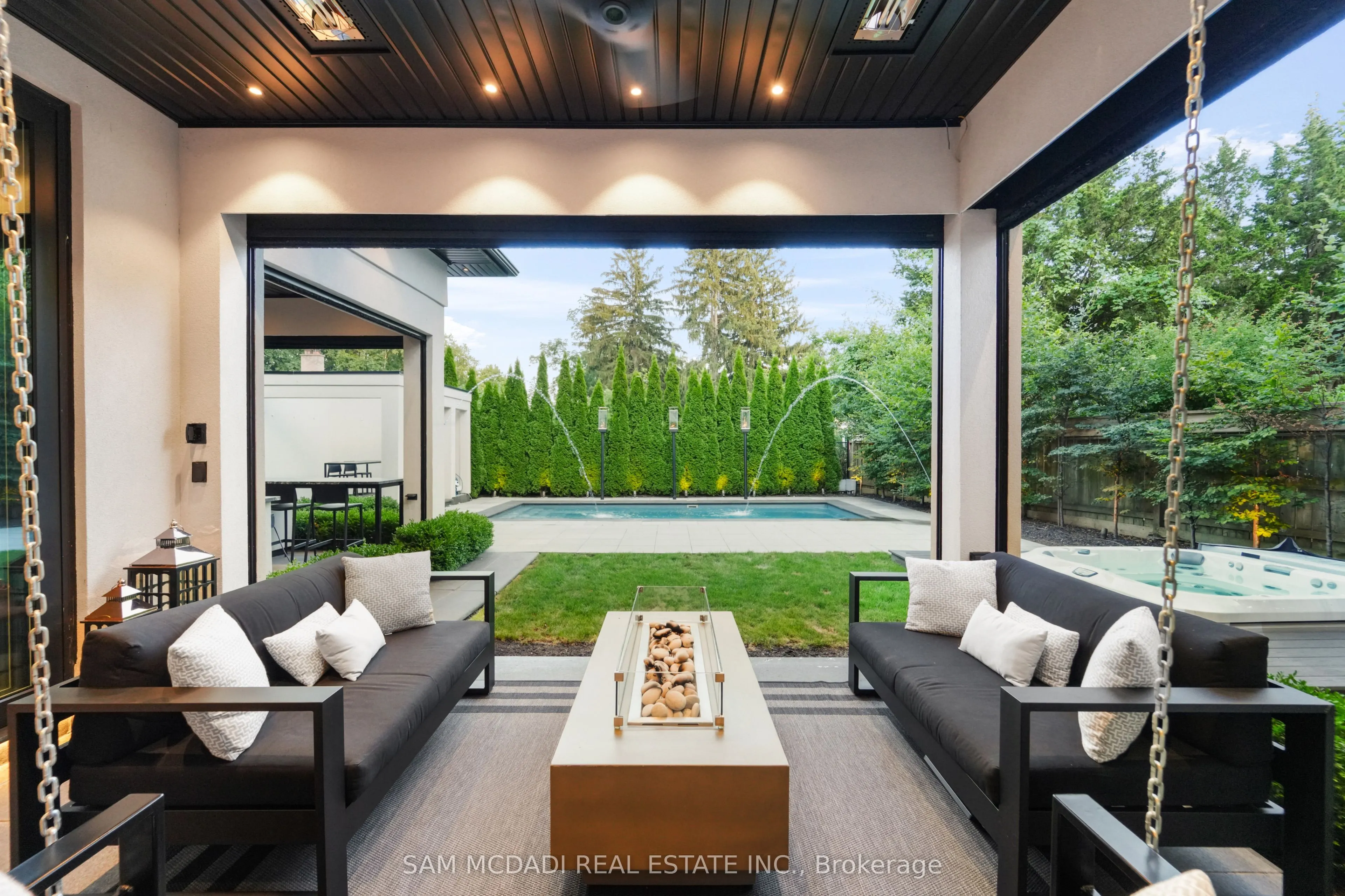 2488 Lakeshore Road E