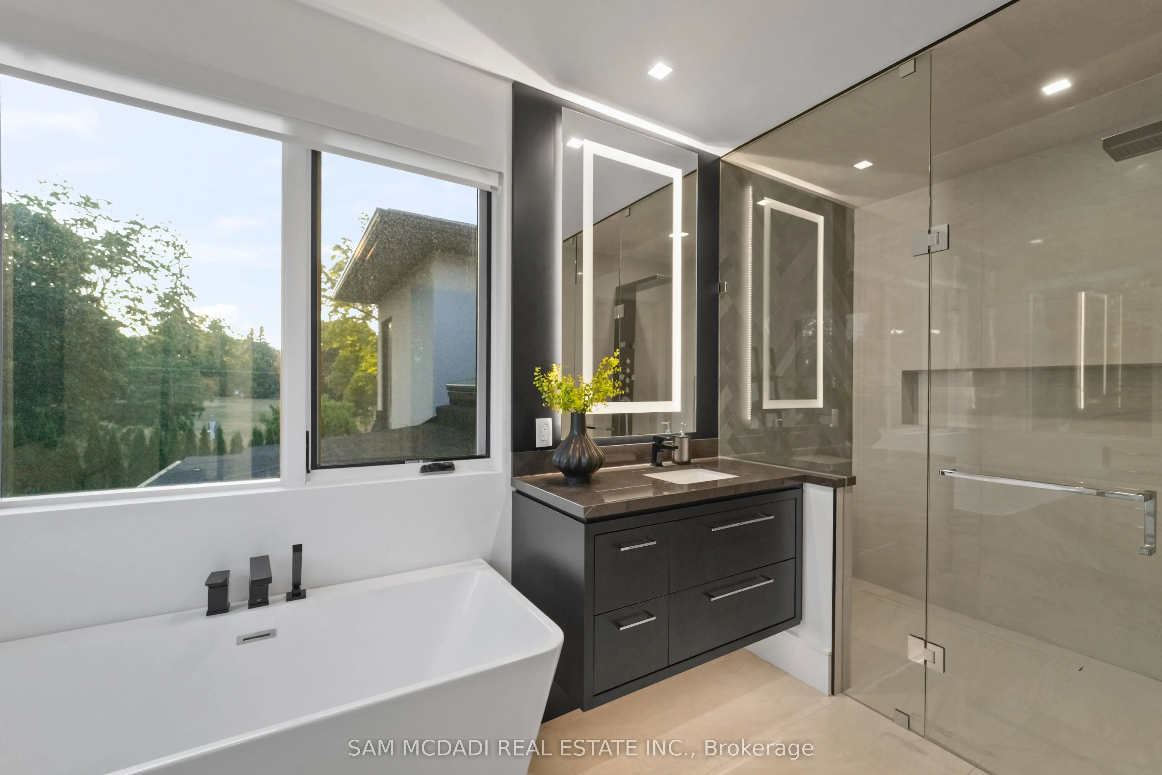 2488 Lakeshore Road E