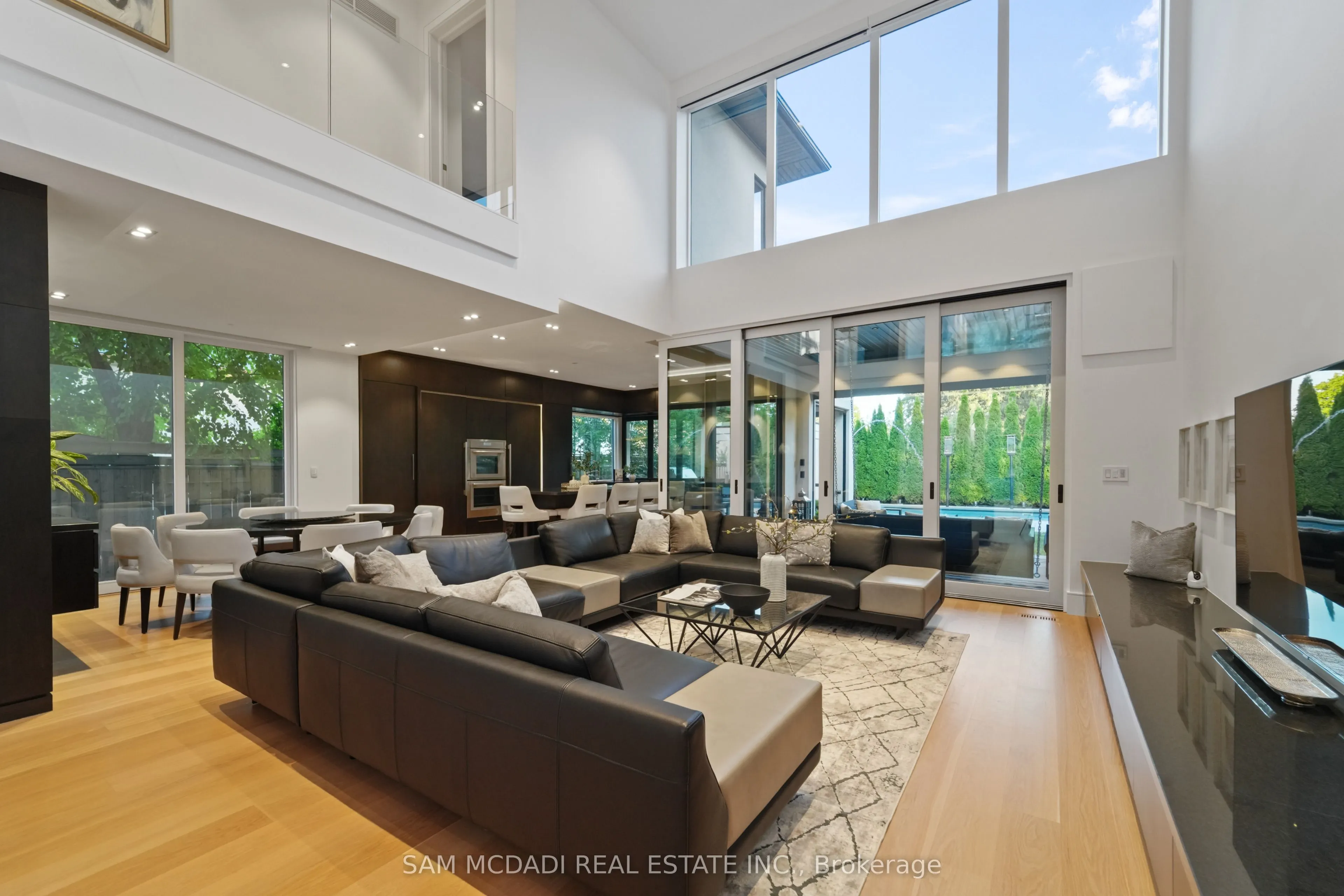 2488 Lakeshore Road E