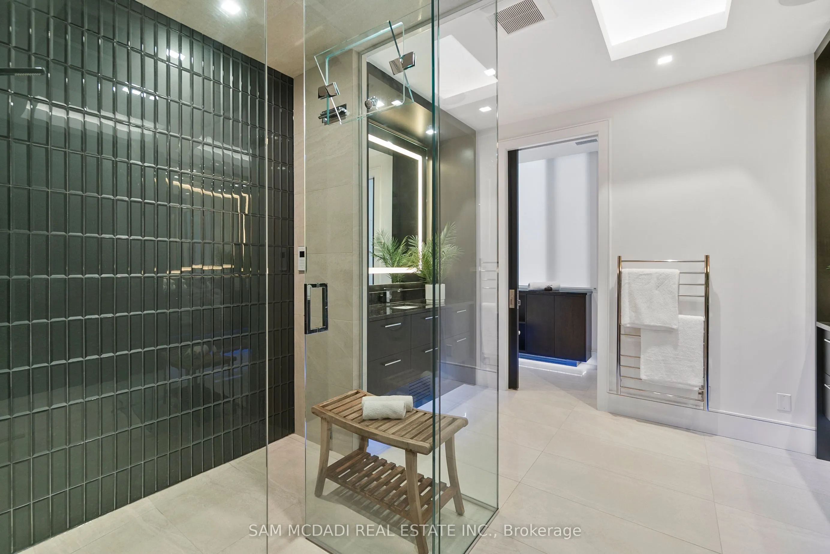 2488 Lakeshore Road E