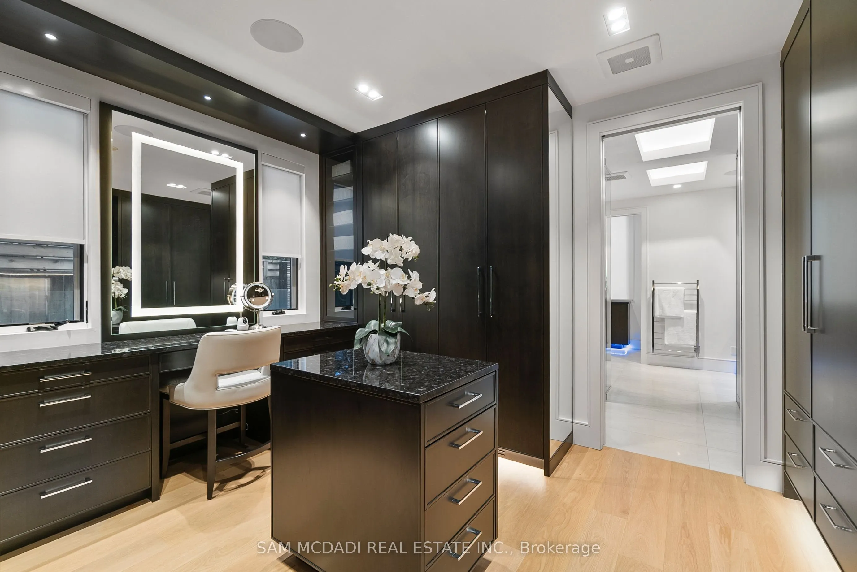 2488 Lakeshore Road E