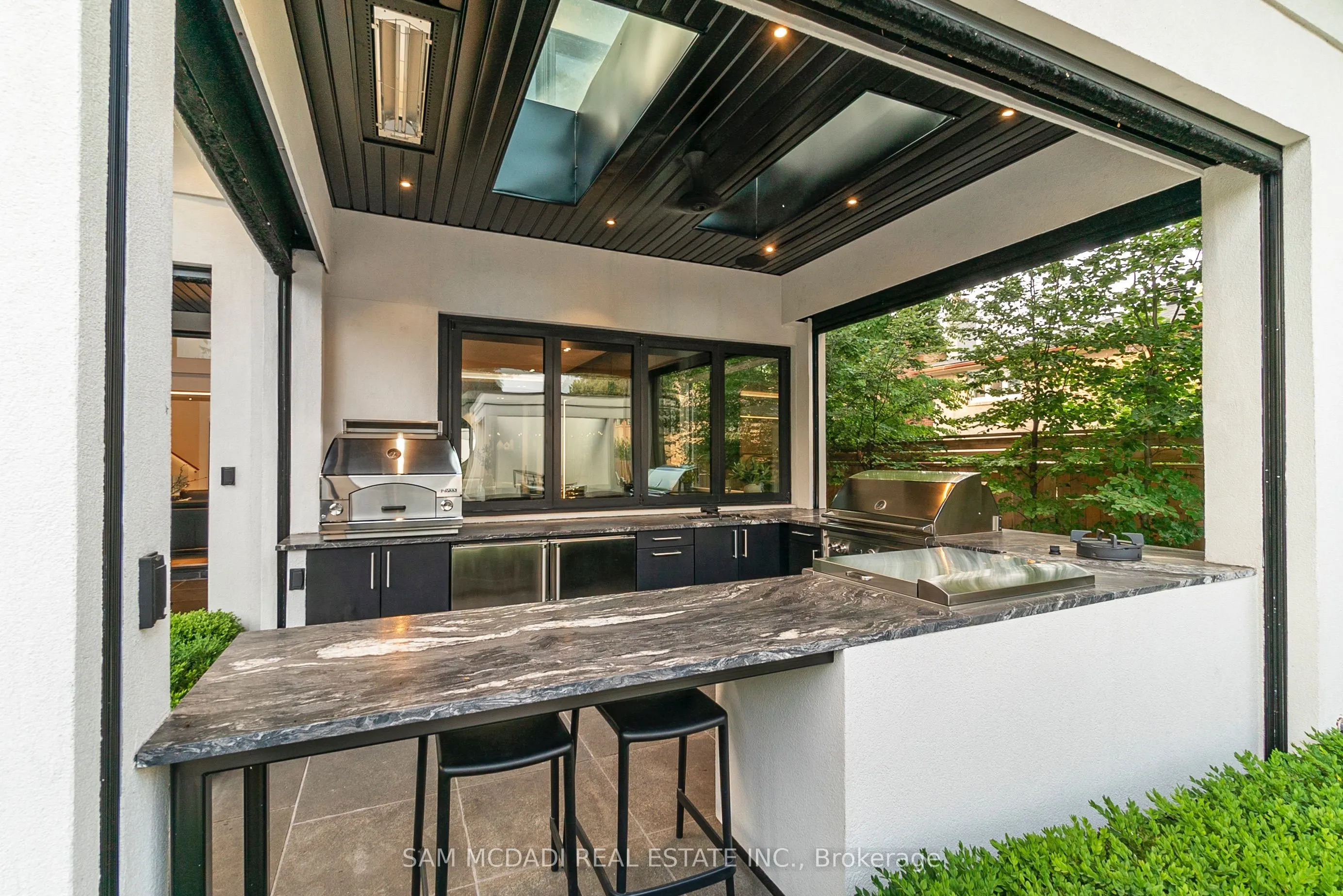 2488 Lakeshore Road E