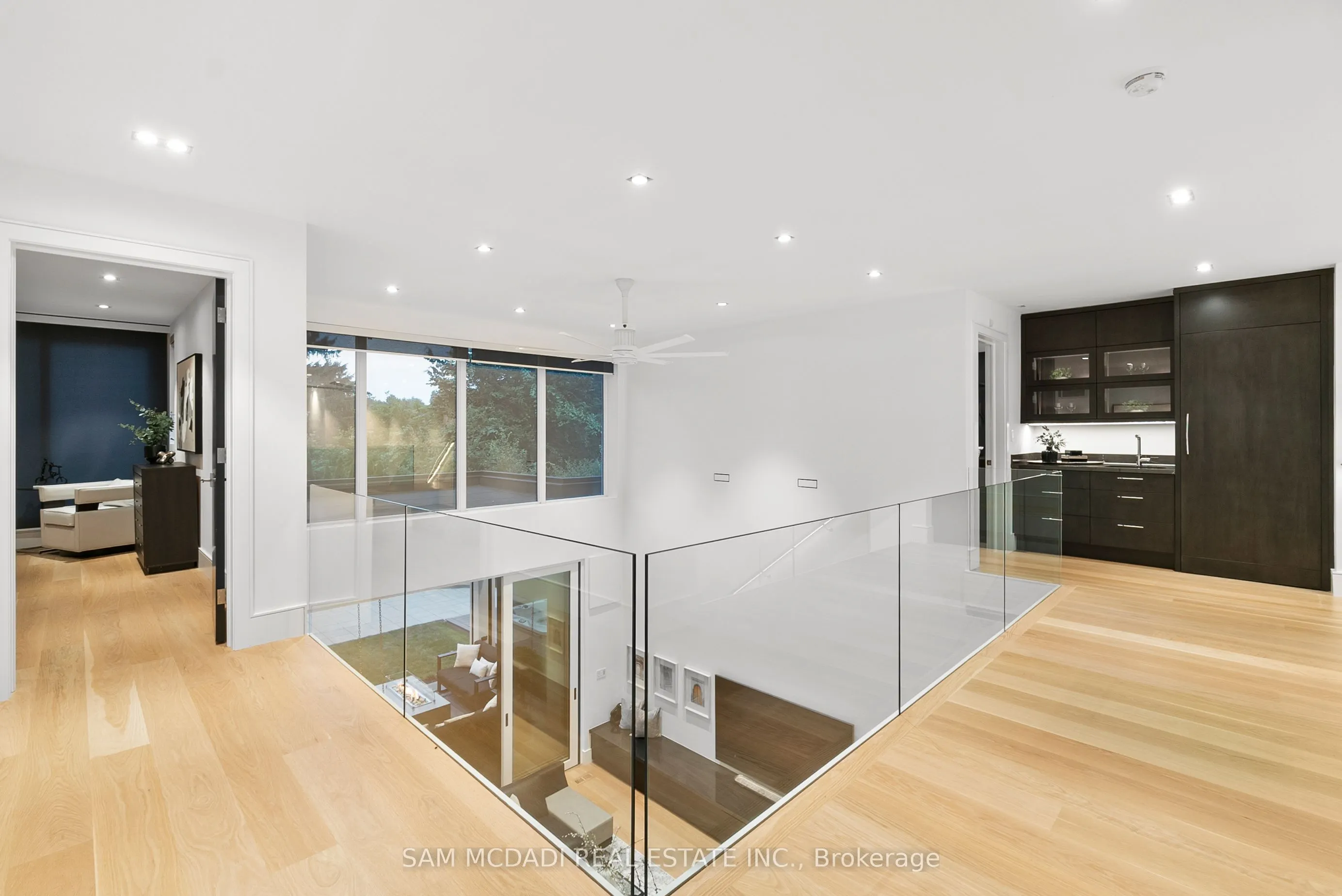 2488 Lakeshore Road E