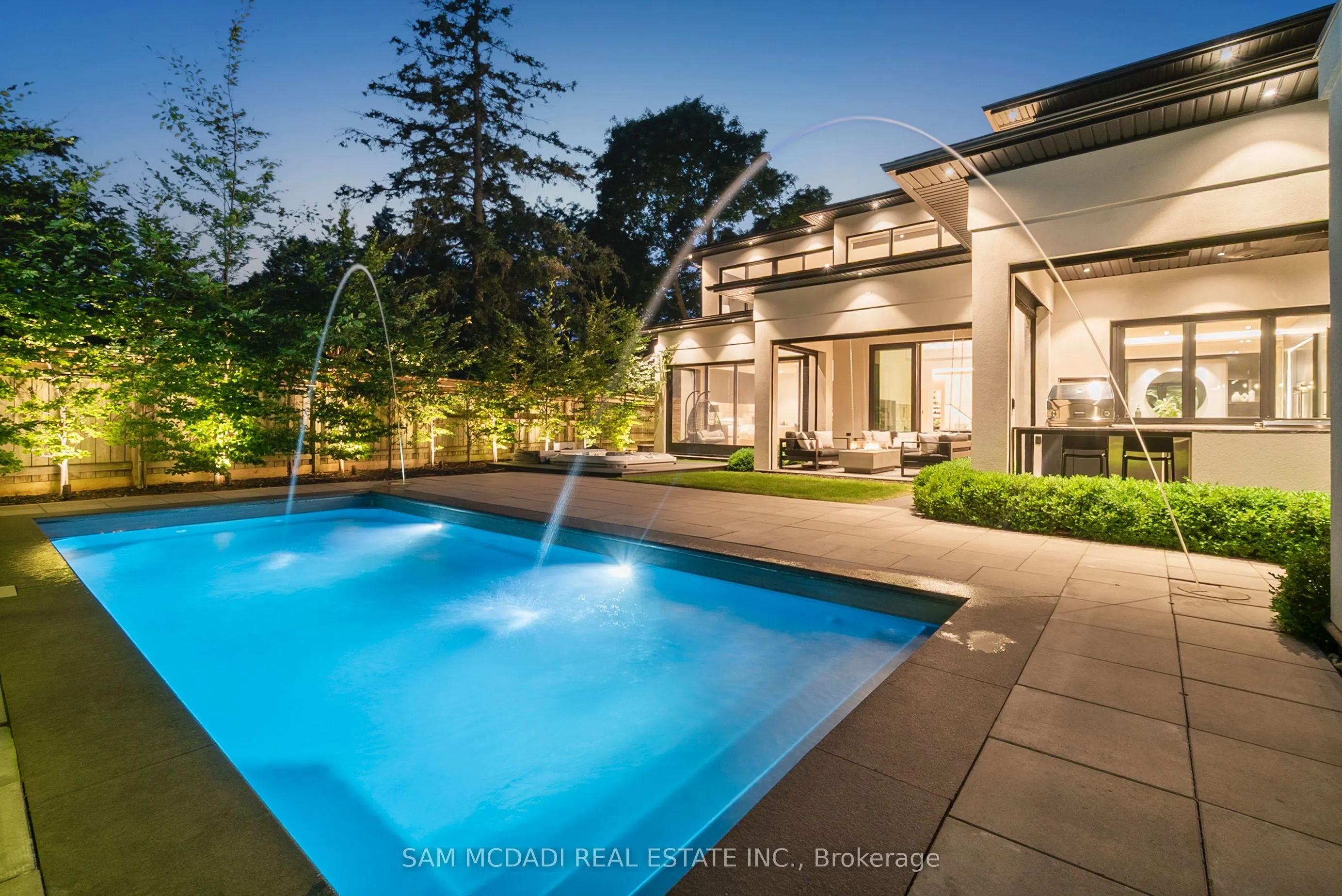 2488 Lakeshore Road E