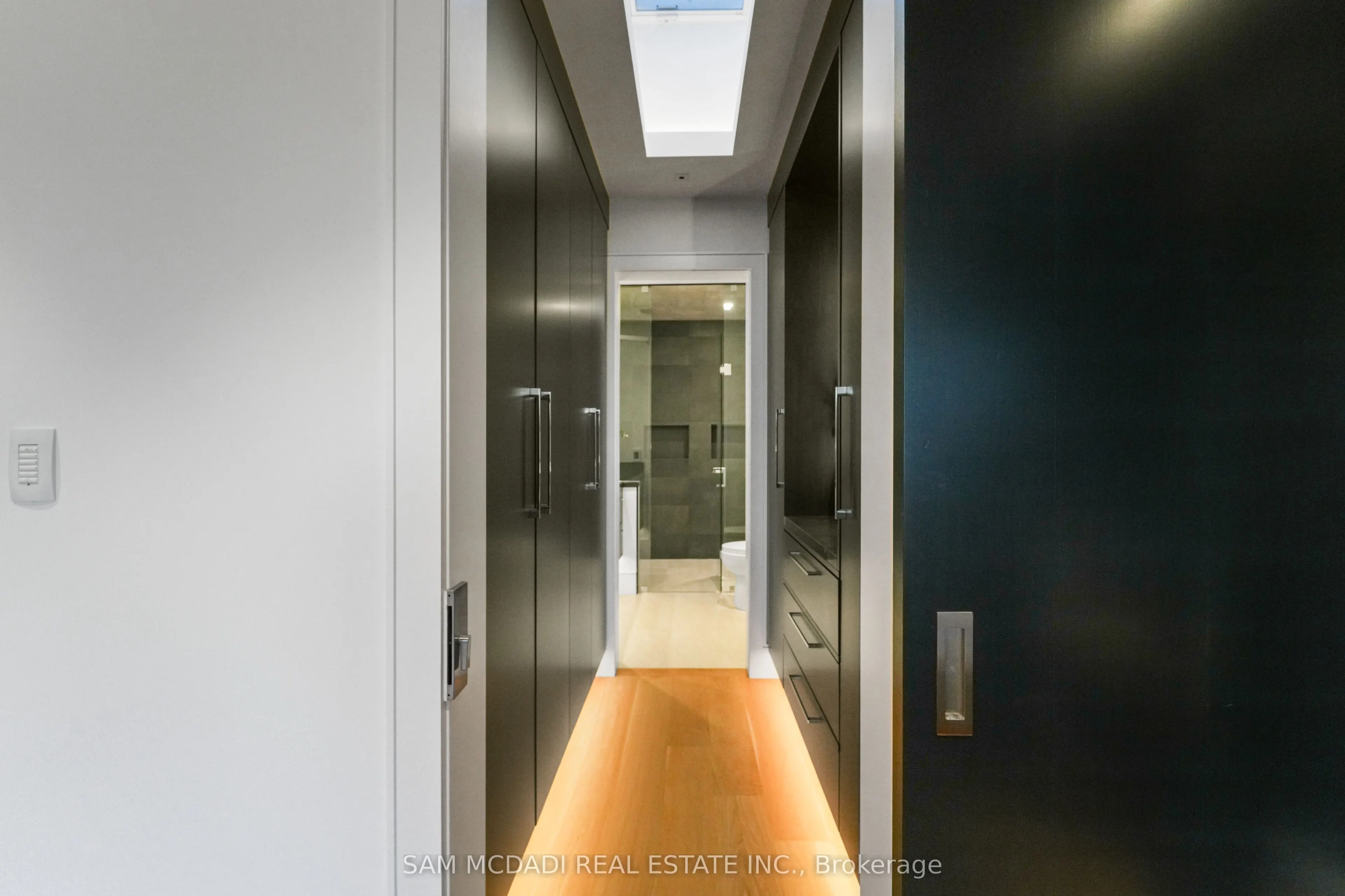 2488 Lakeshore Road E