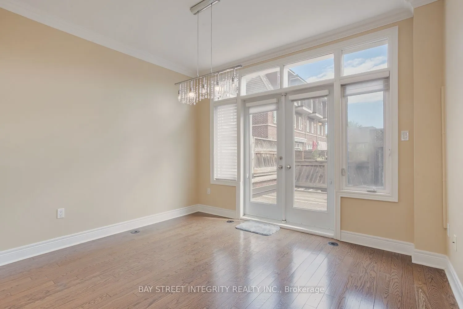 571 Oxford Street