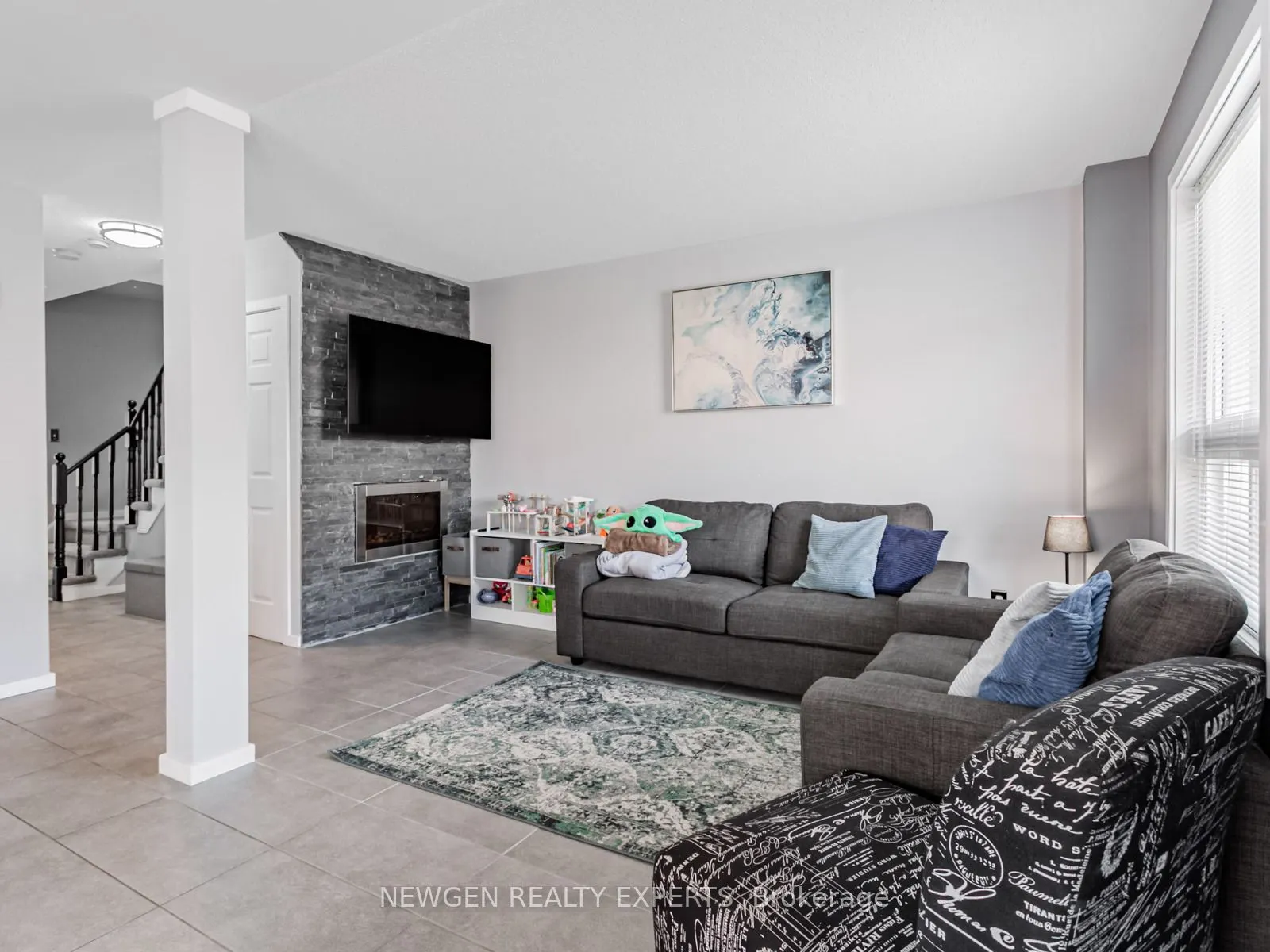 24 Bearwood Street N