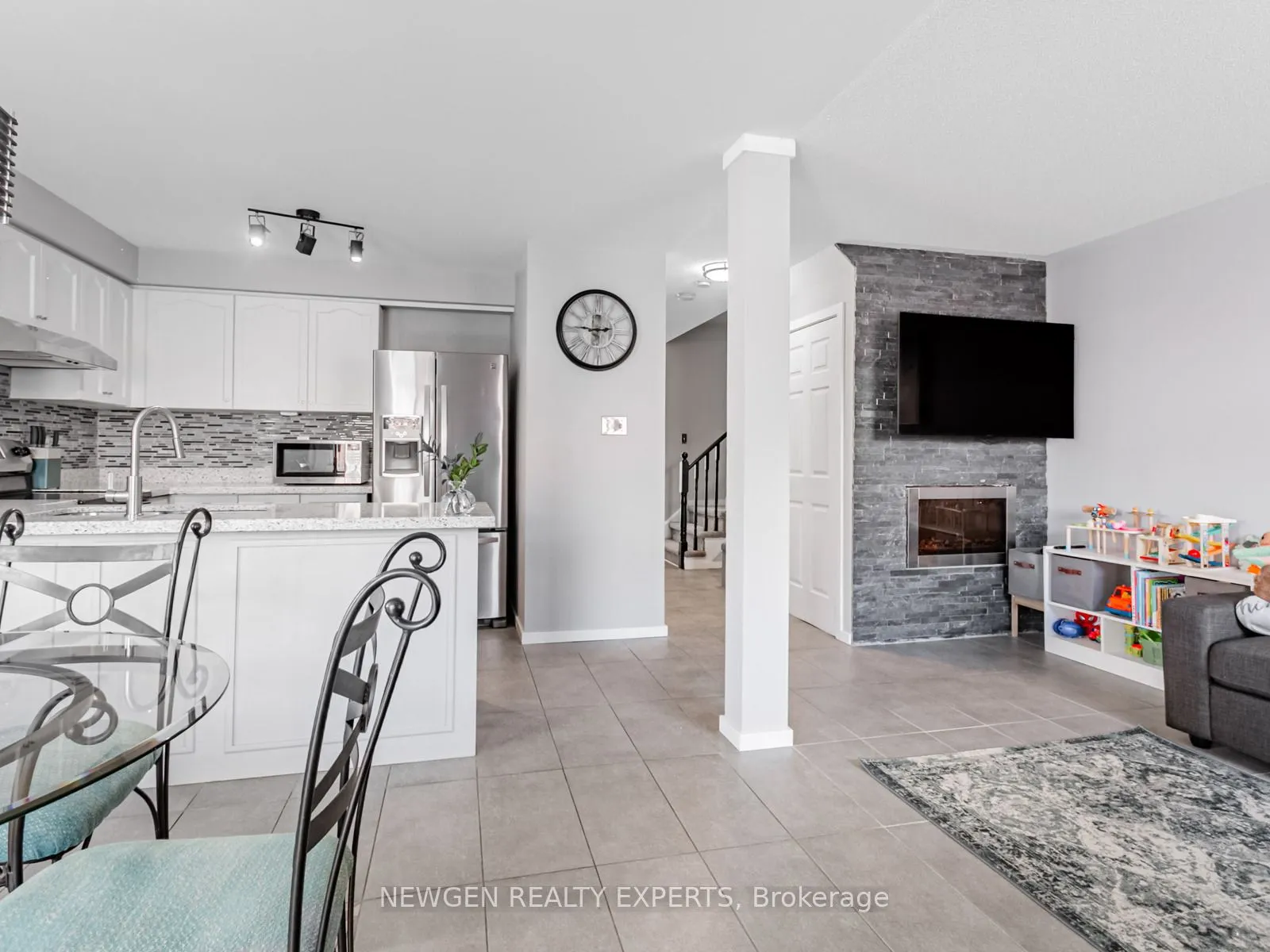 24 Bearwood Street N