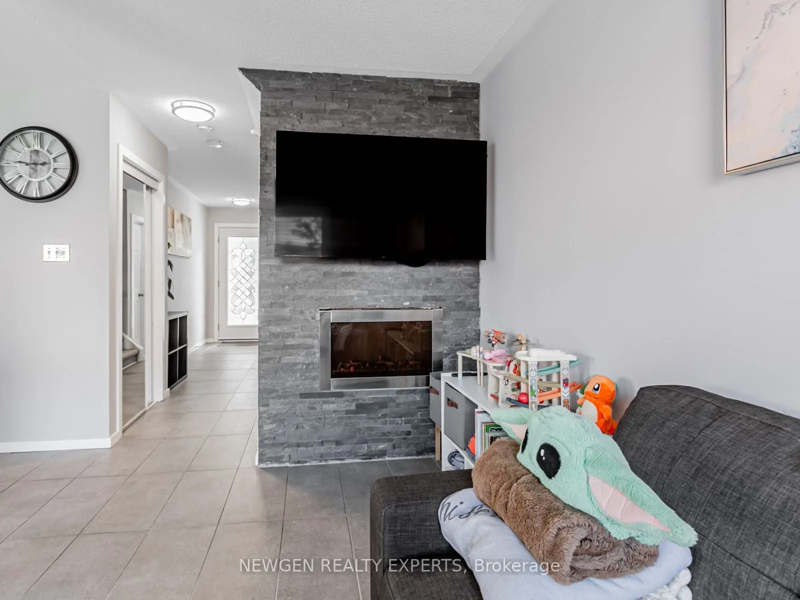 24 Bearwood Street N