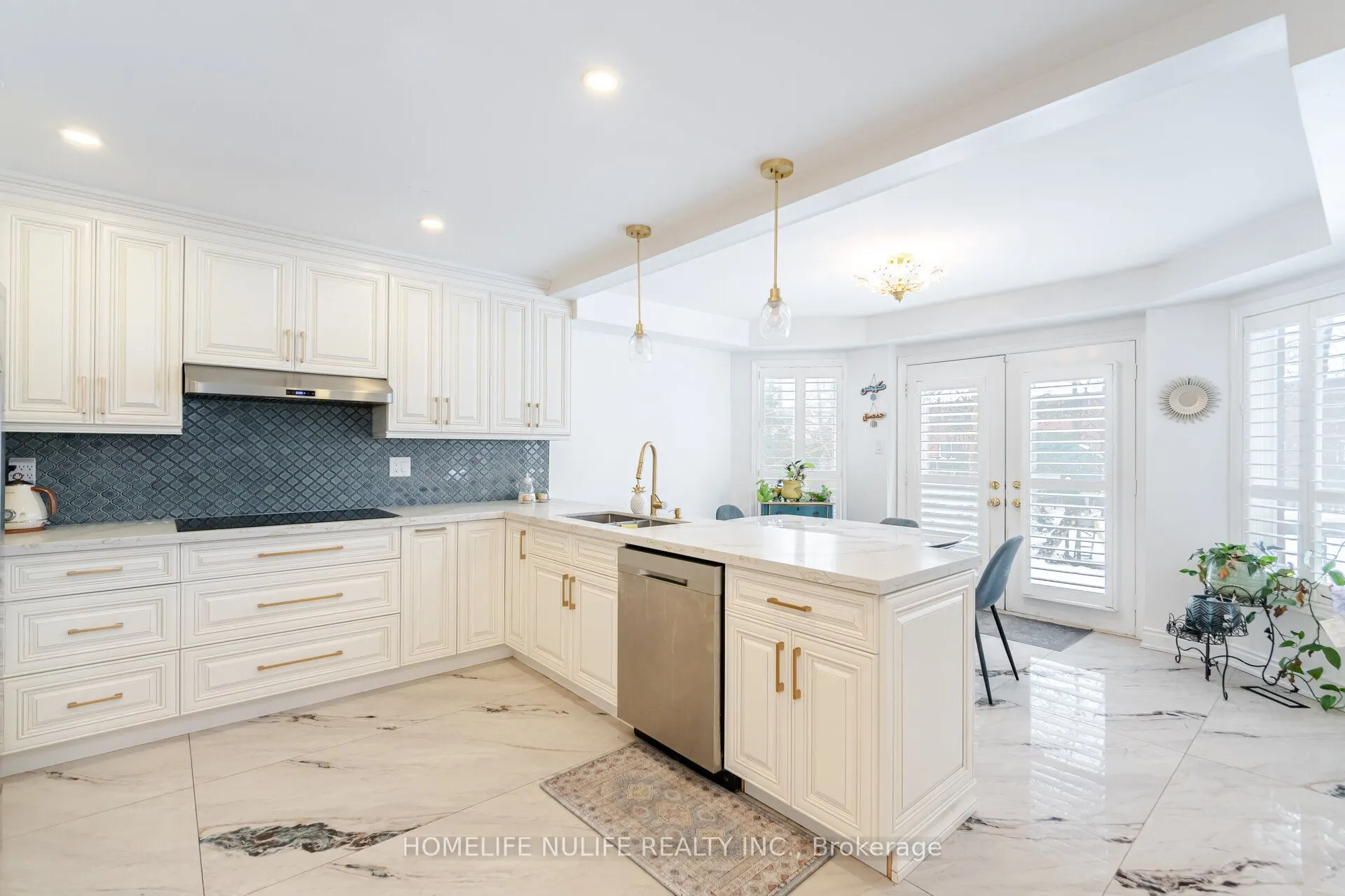 6150 Bankhead Court
