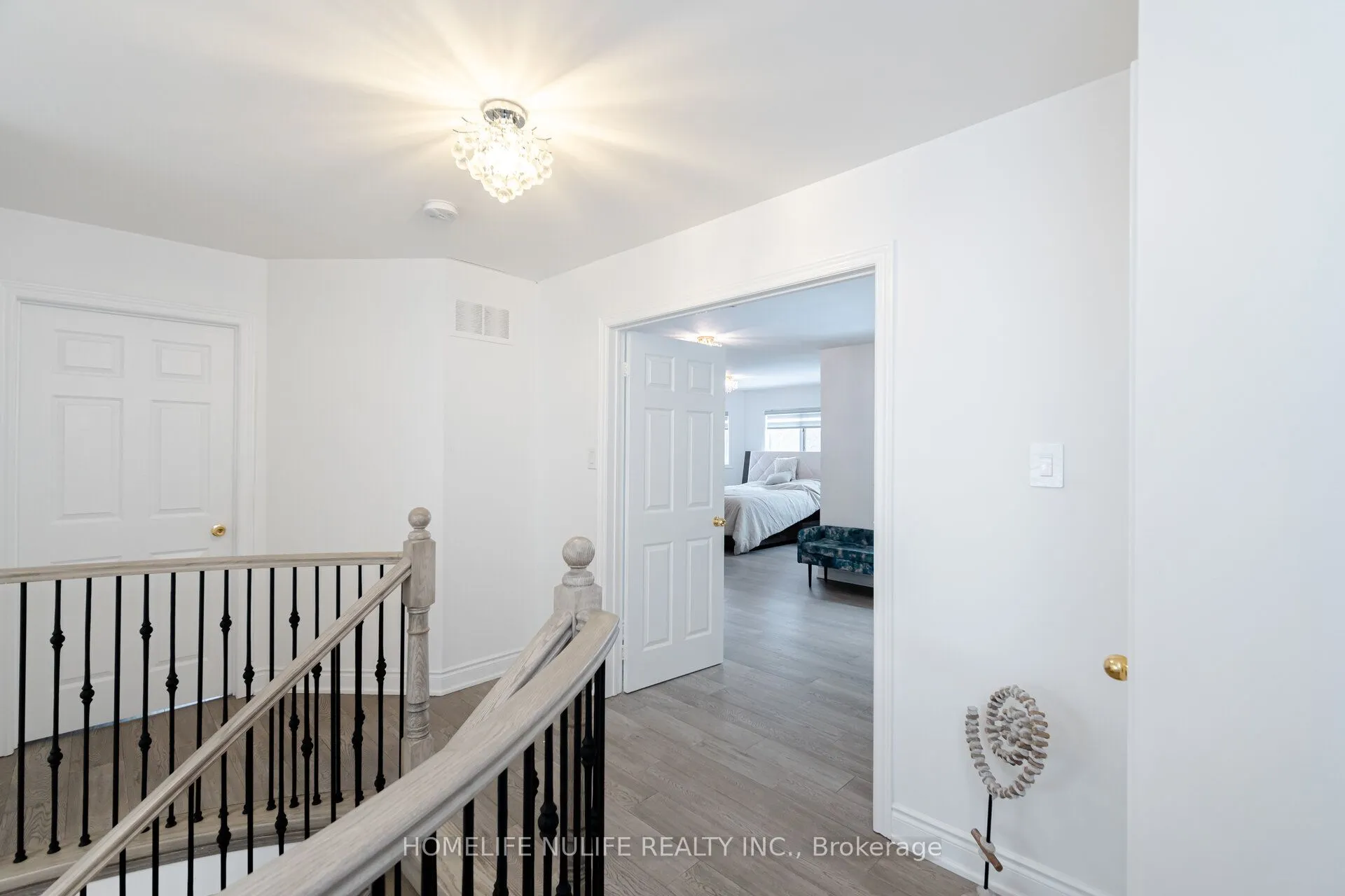 6150 Bankhead Court