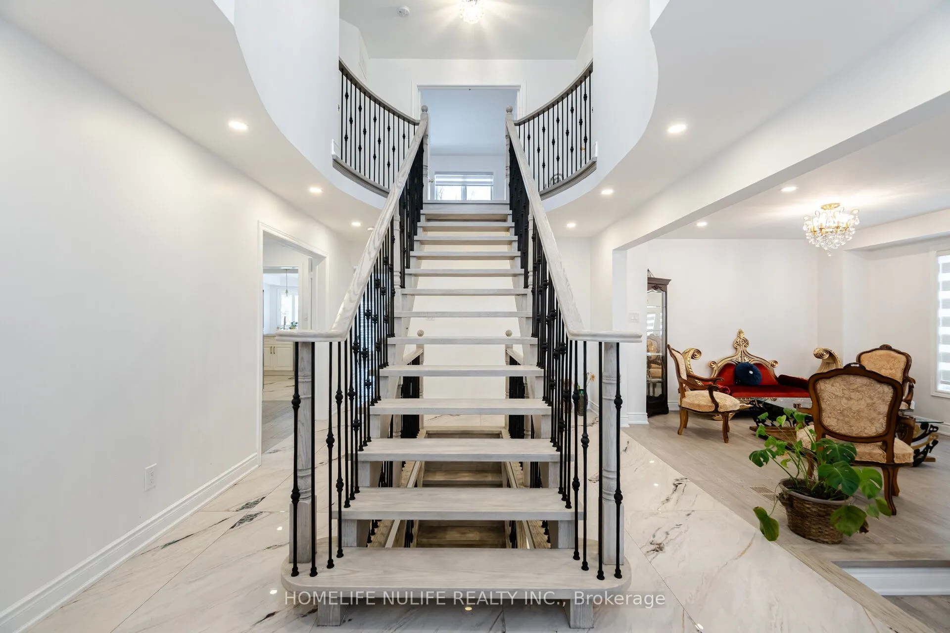 6150 Bankhead Court