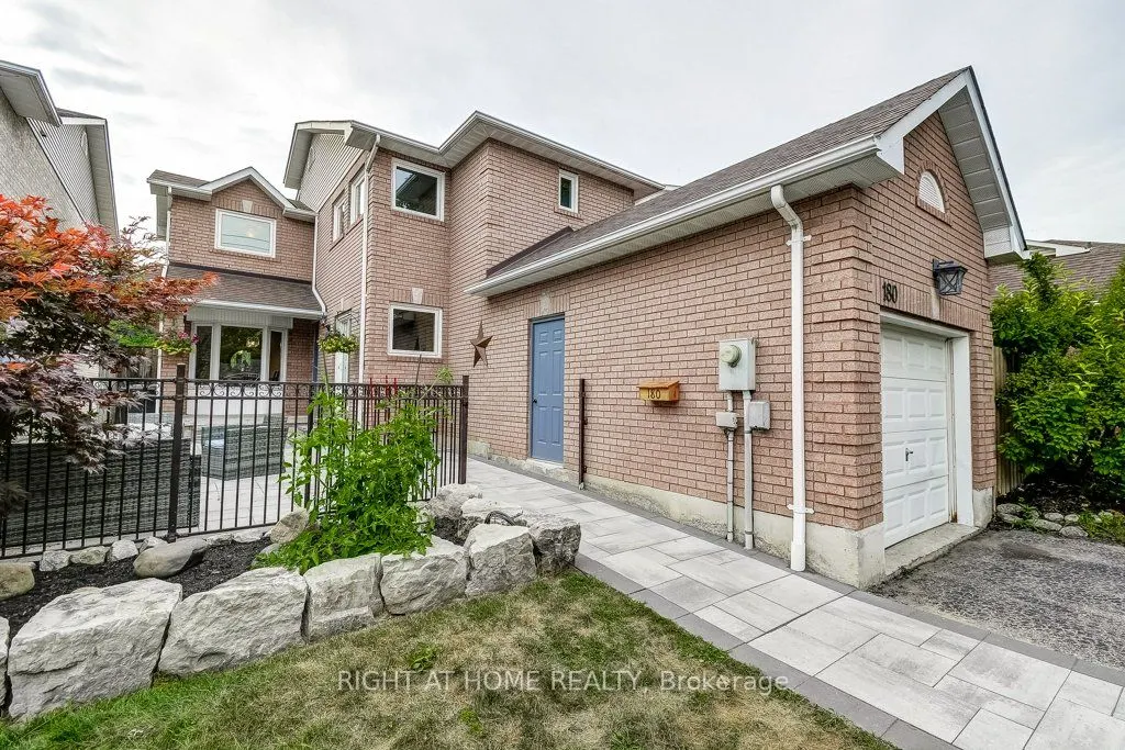 180 Queen Street W