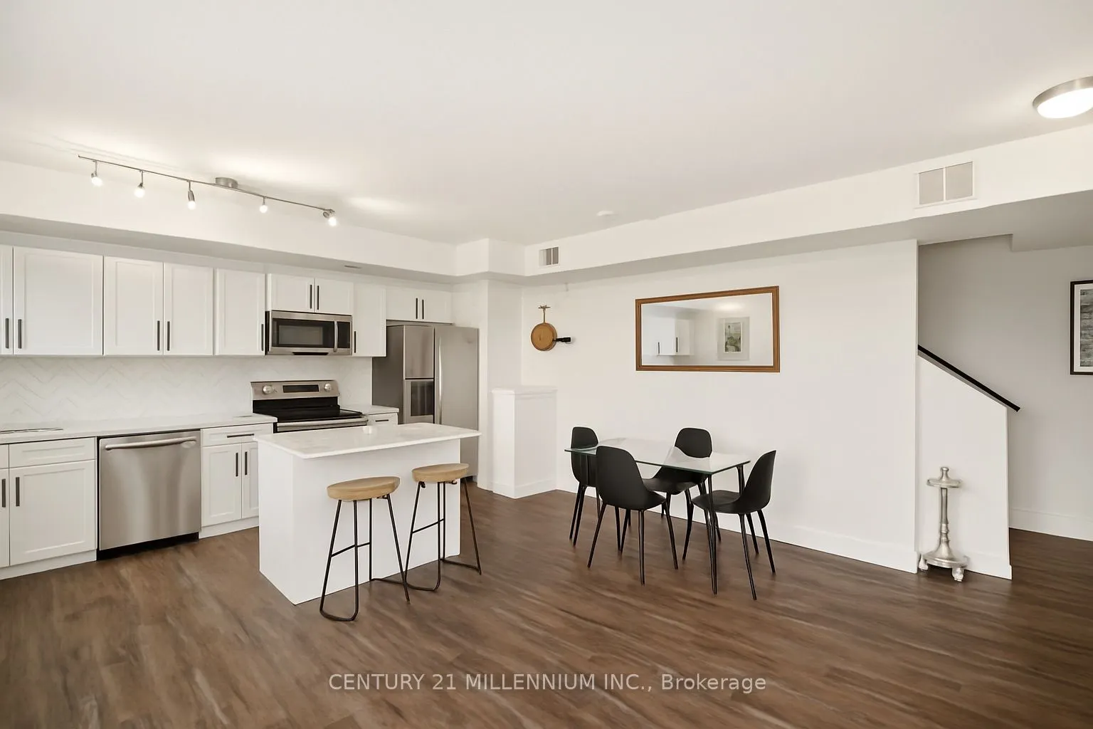 17 Centre Street, #311