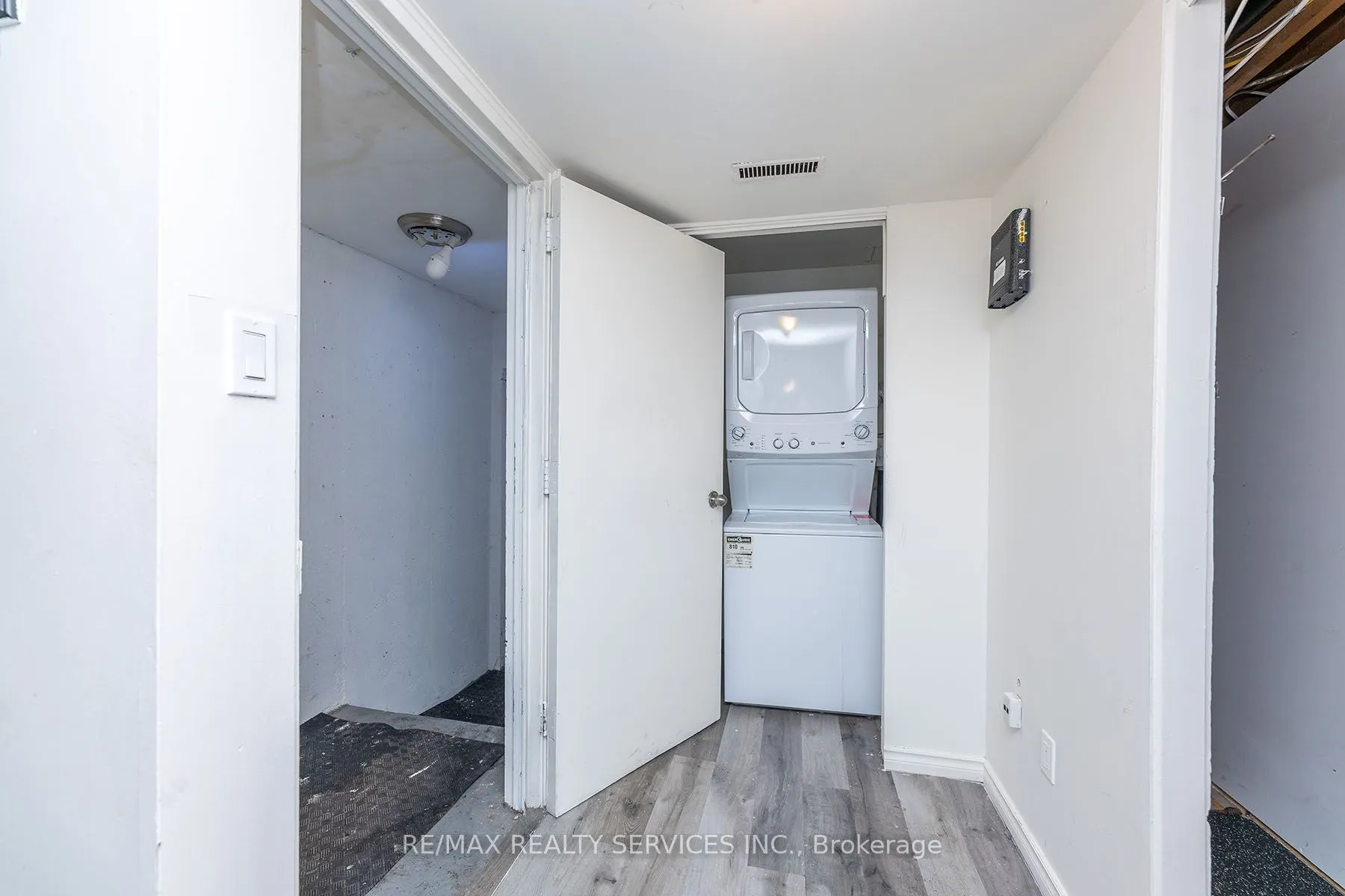 1306 Guelph Line, #Unit 3
