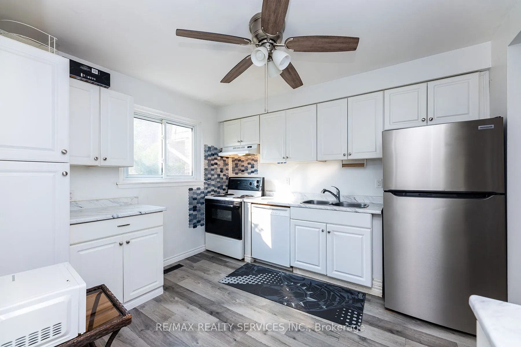 1306 Guelph Line, #Unit 3