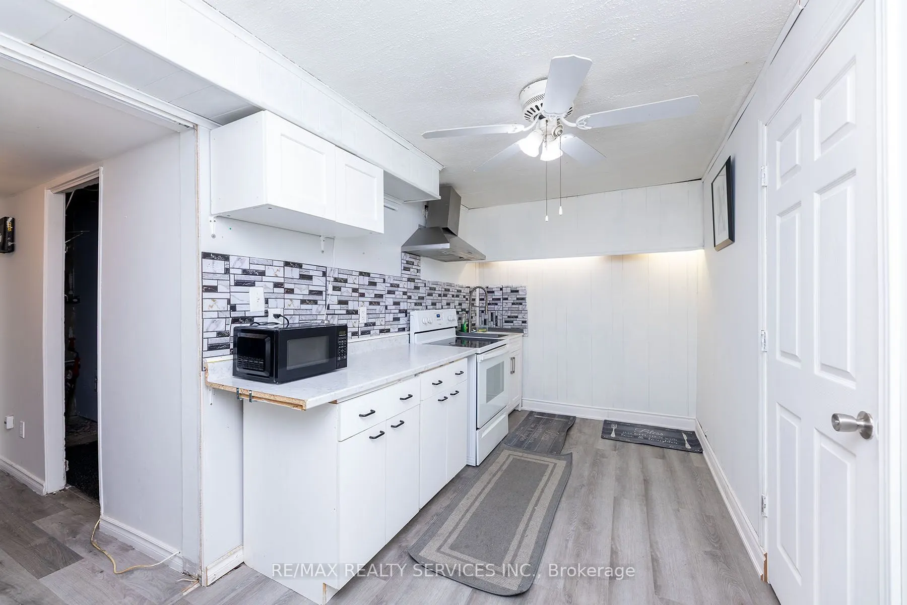 1306 Guelph Line, #Unit 3