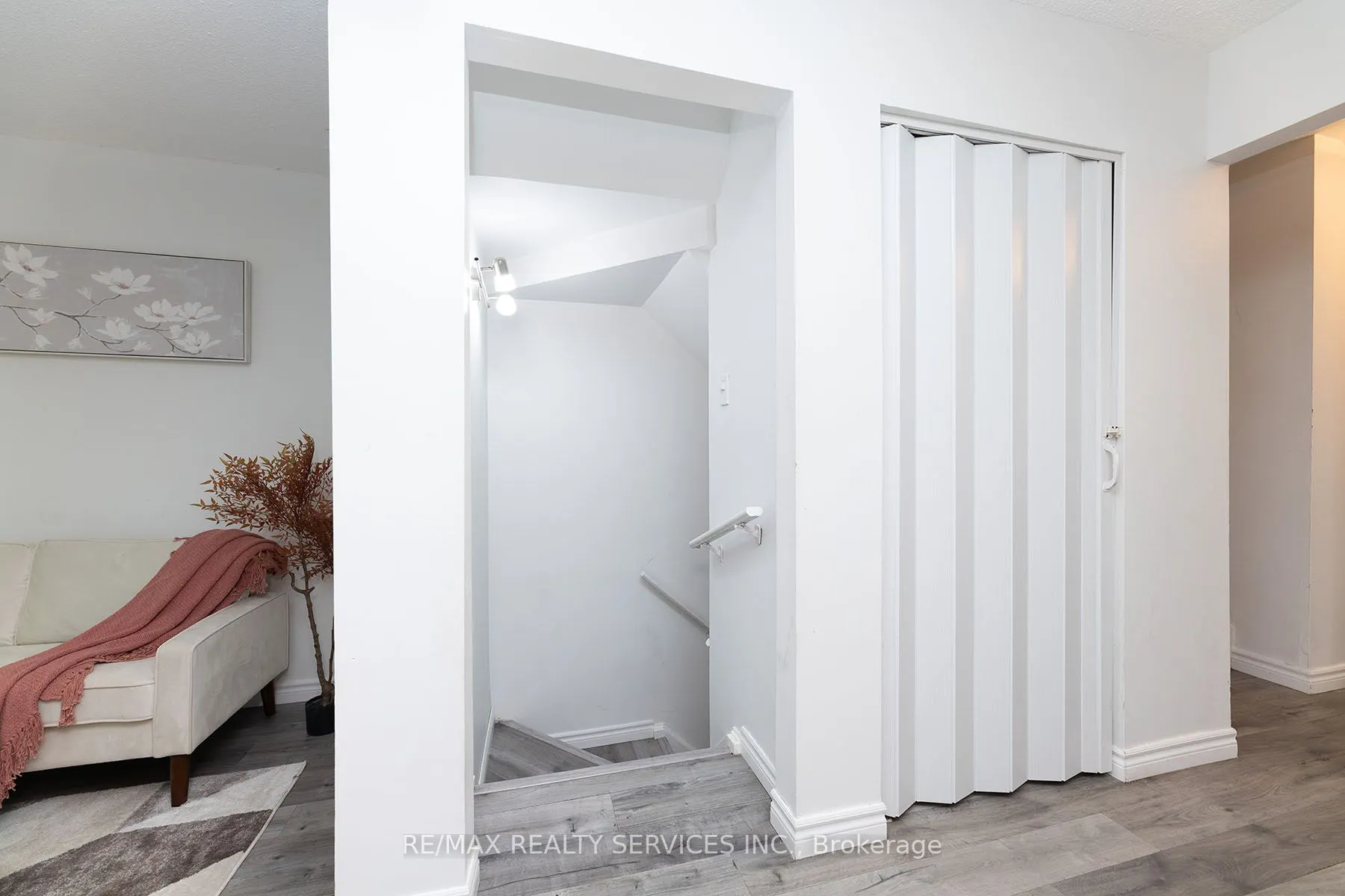 1306 Guelph Line, #Unit 3