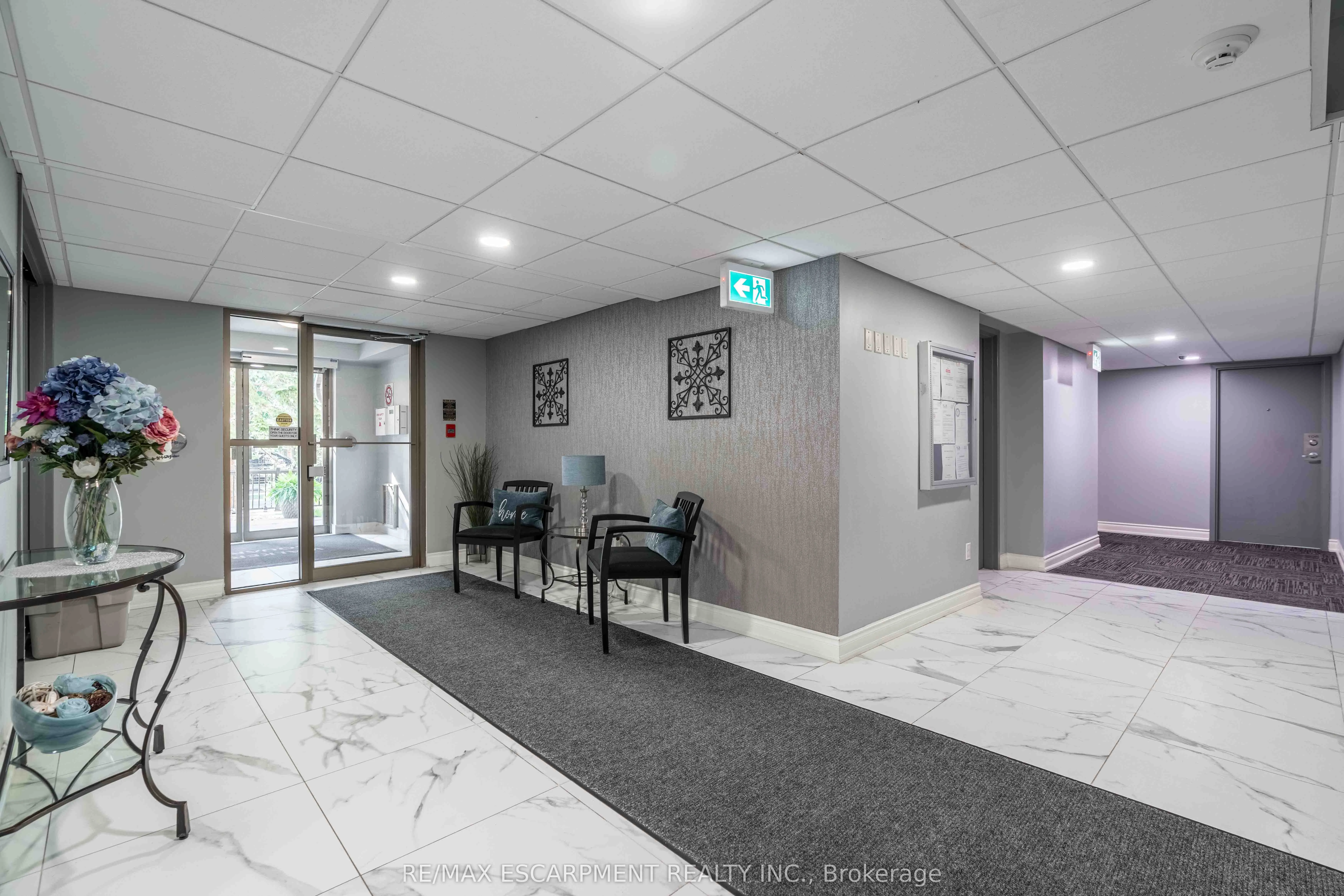 3499 Upper Middle Road, #102