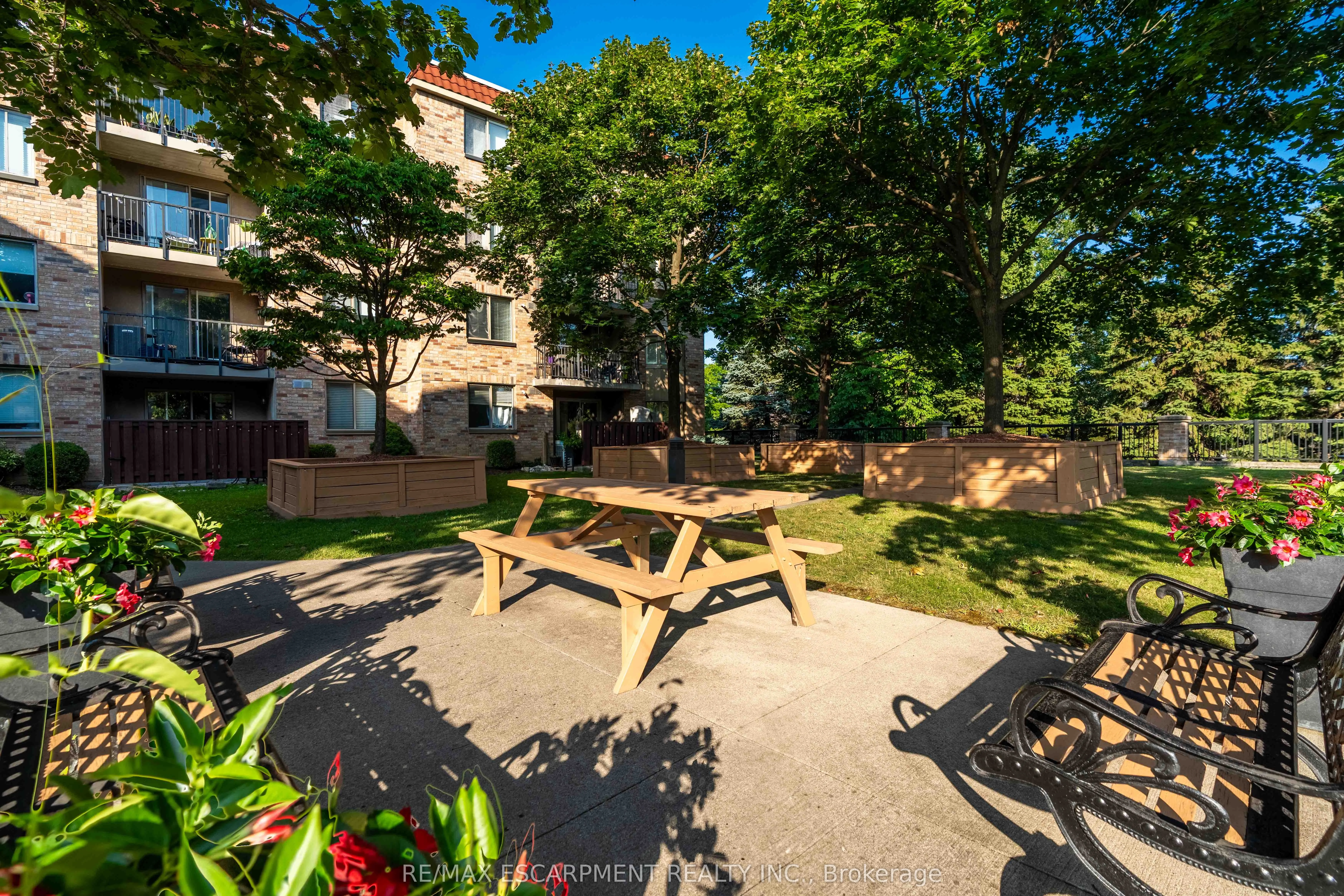 3499 Upper Middle Road, #102