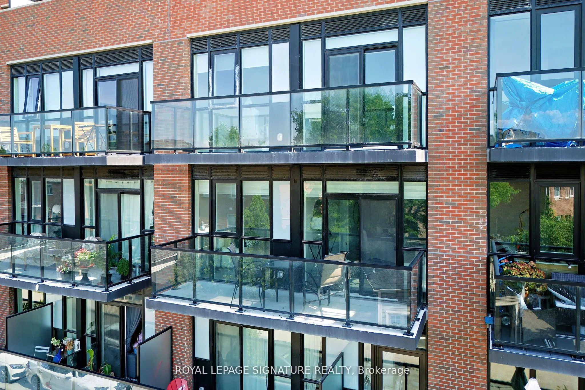 2300 St Clair Avenue N, #327