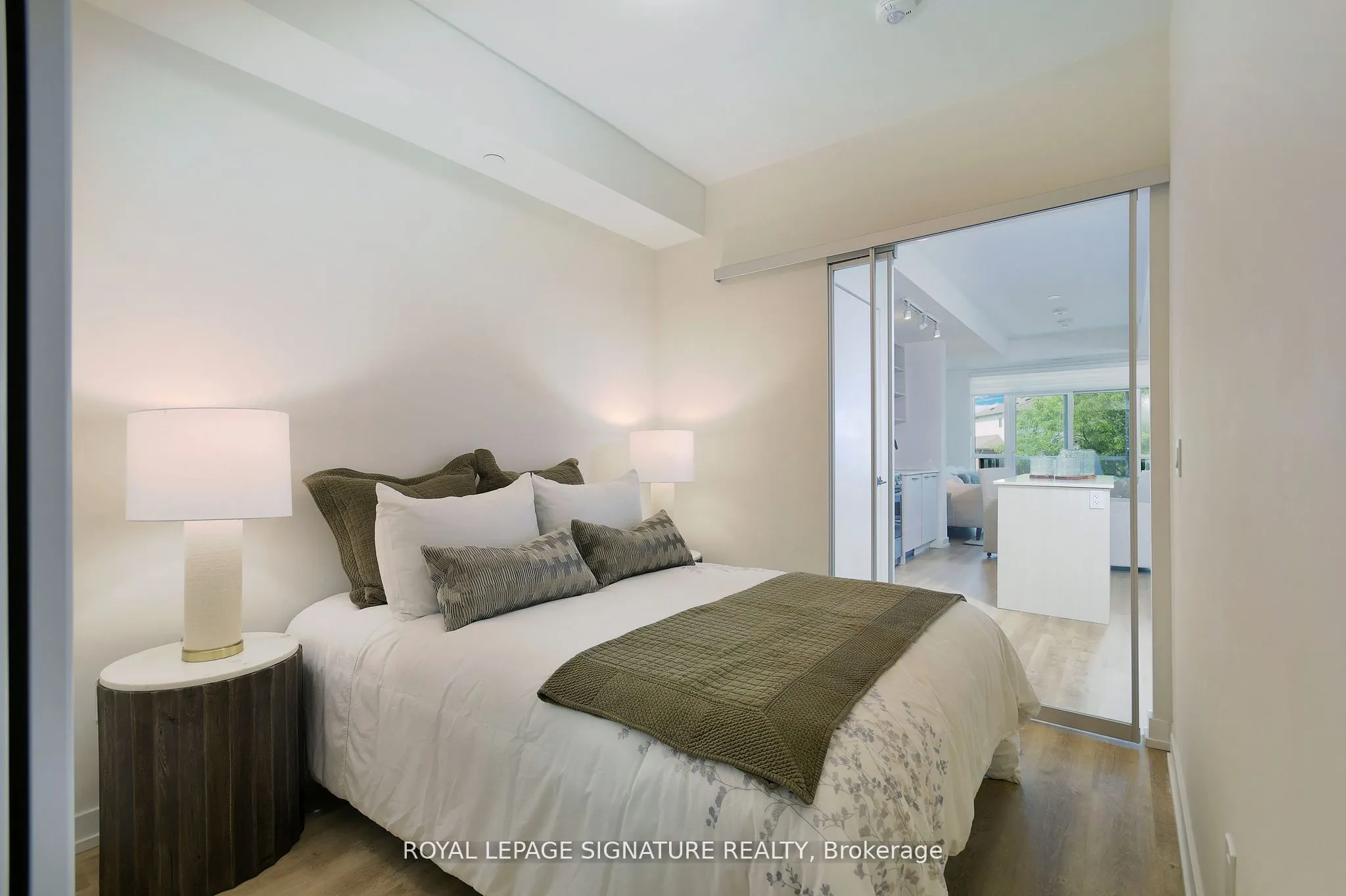 2300 St Clair Avenue N, #327