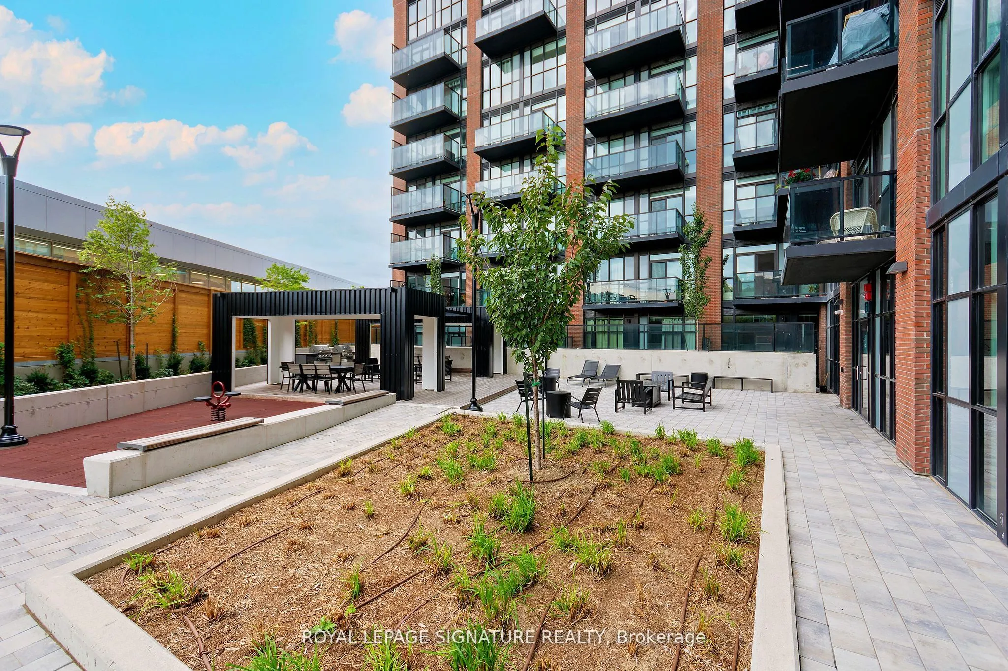 2300 St Clair Avenue N, #327