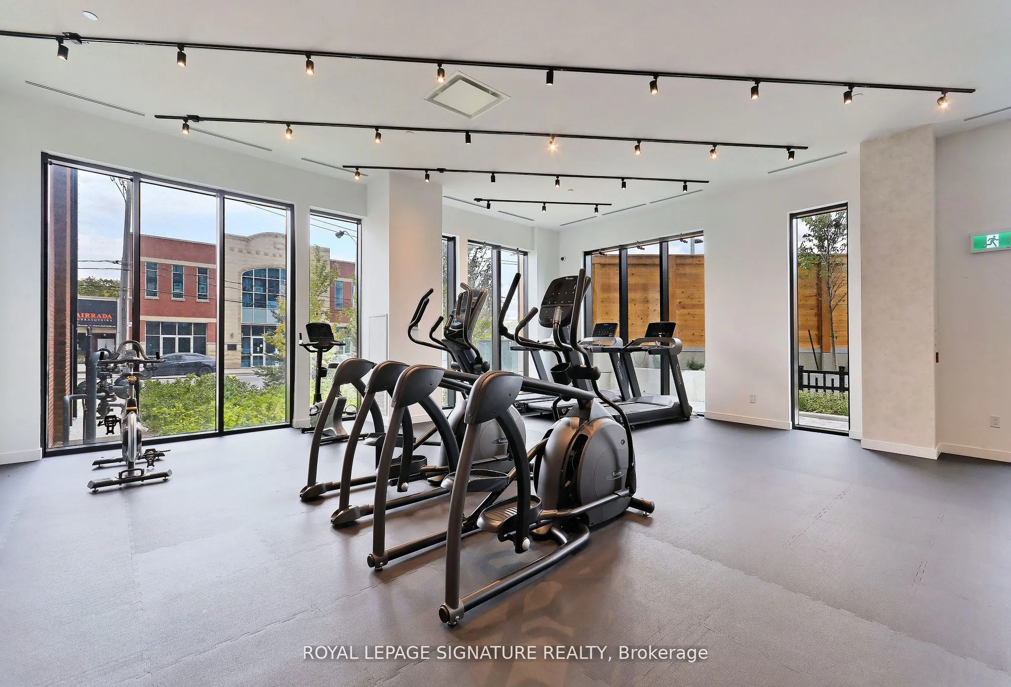 2300 St Clair Avenue N, #327