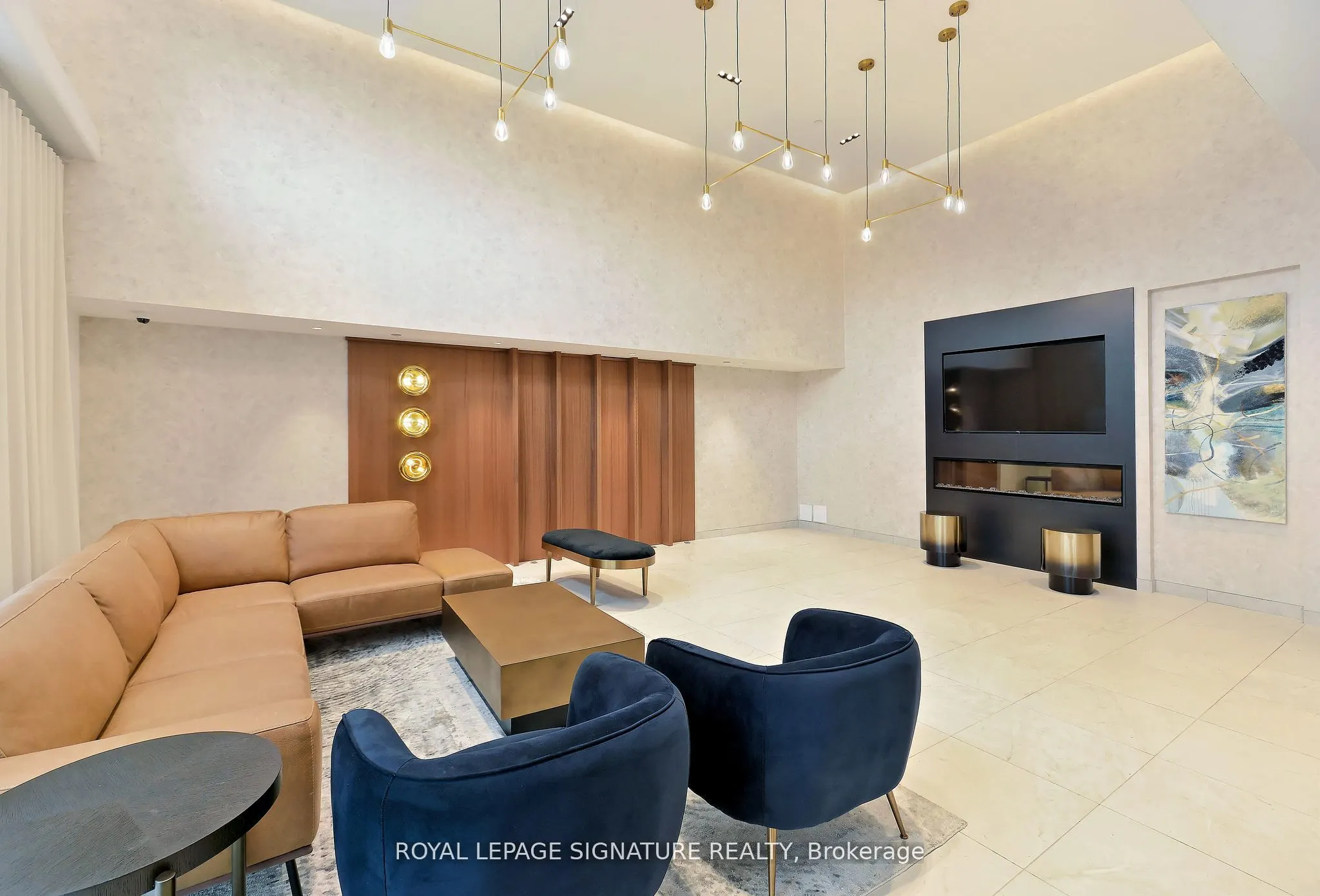 2300 St Clair Avenue N, #327