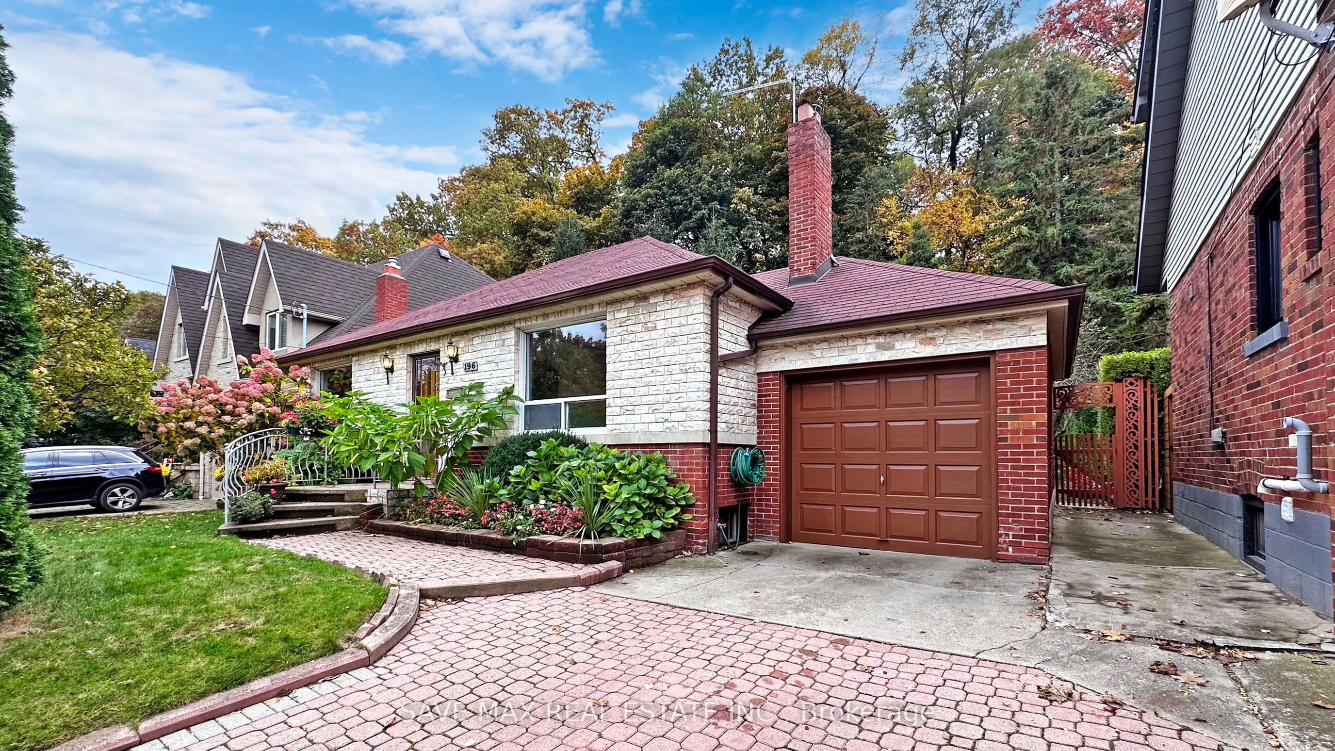 196 South Kingsway
