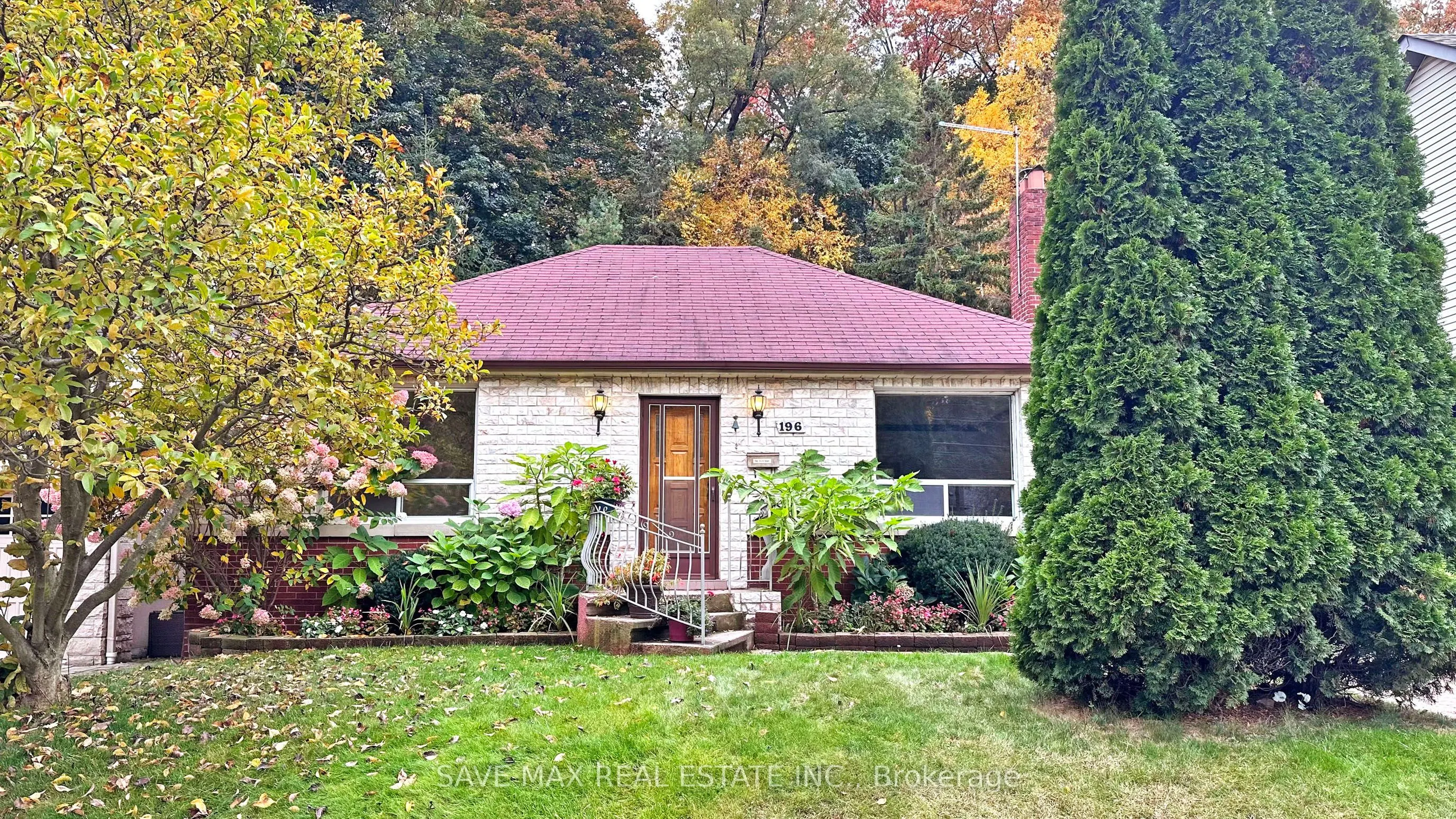196 South Kingsway