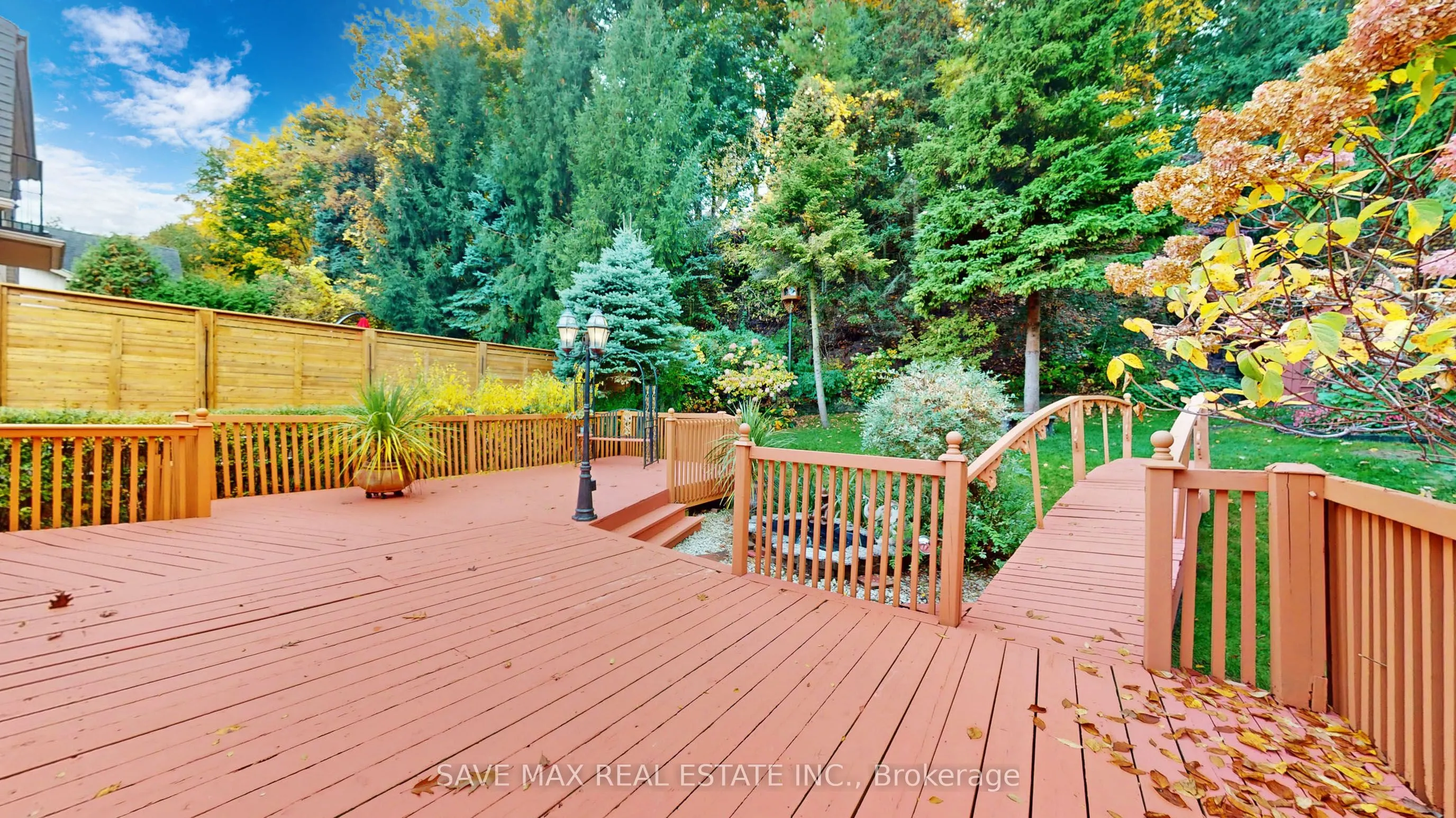 196 South Kingsway