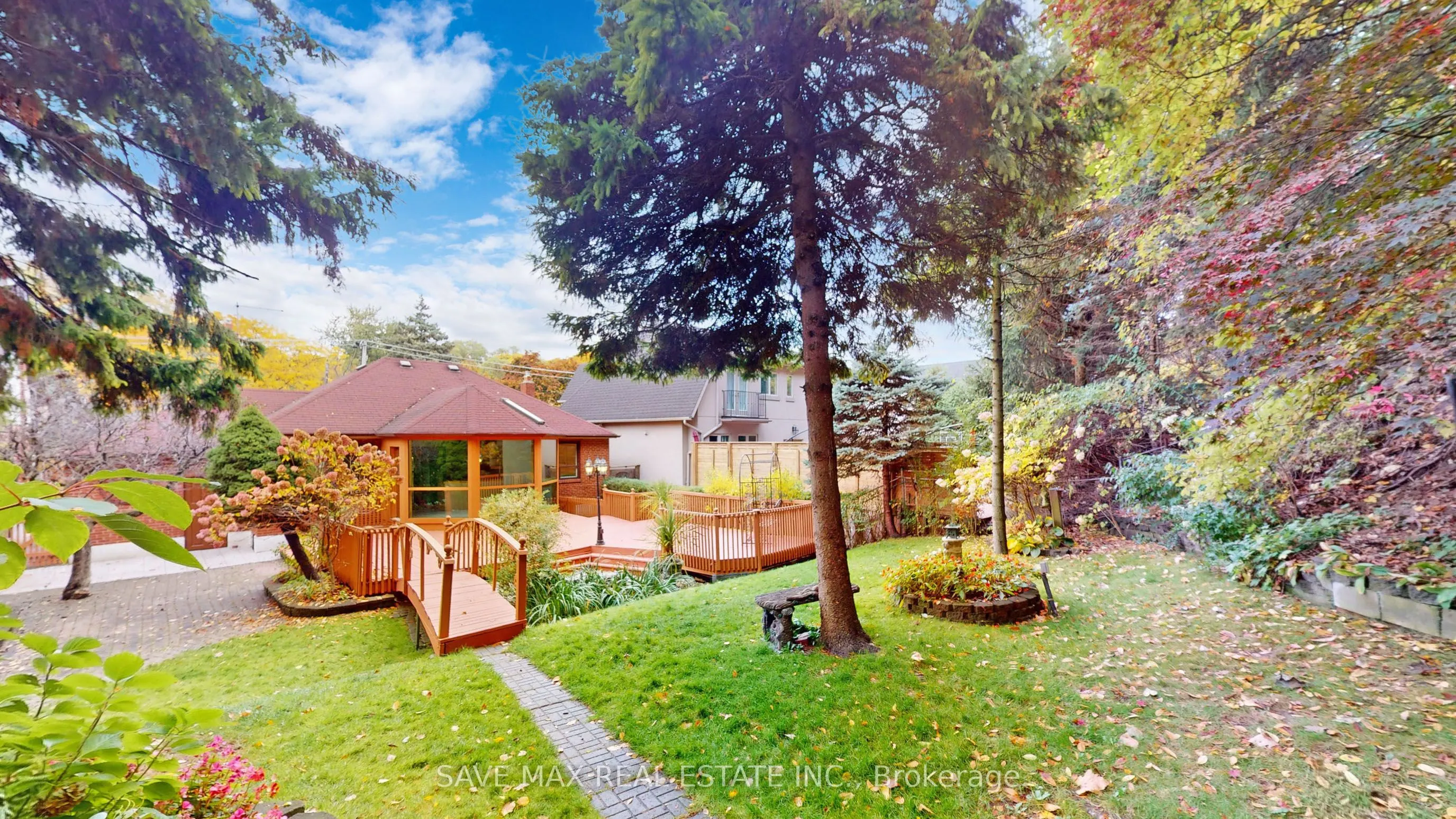 196 South Kingsway