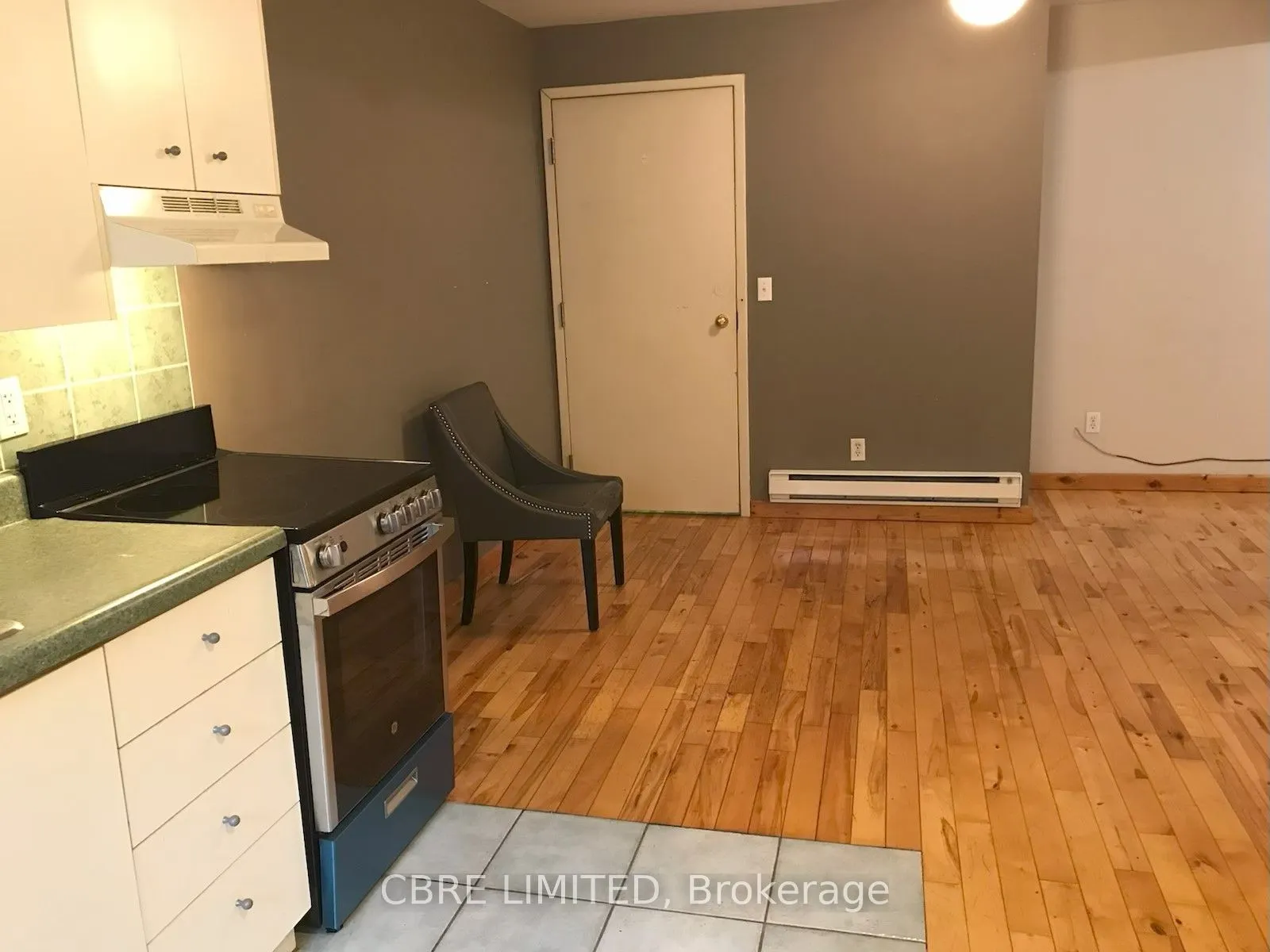 3335 Dundas Street W