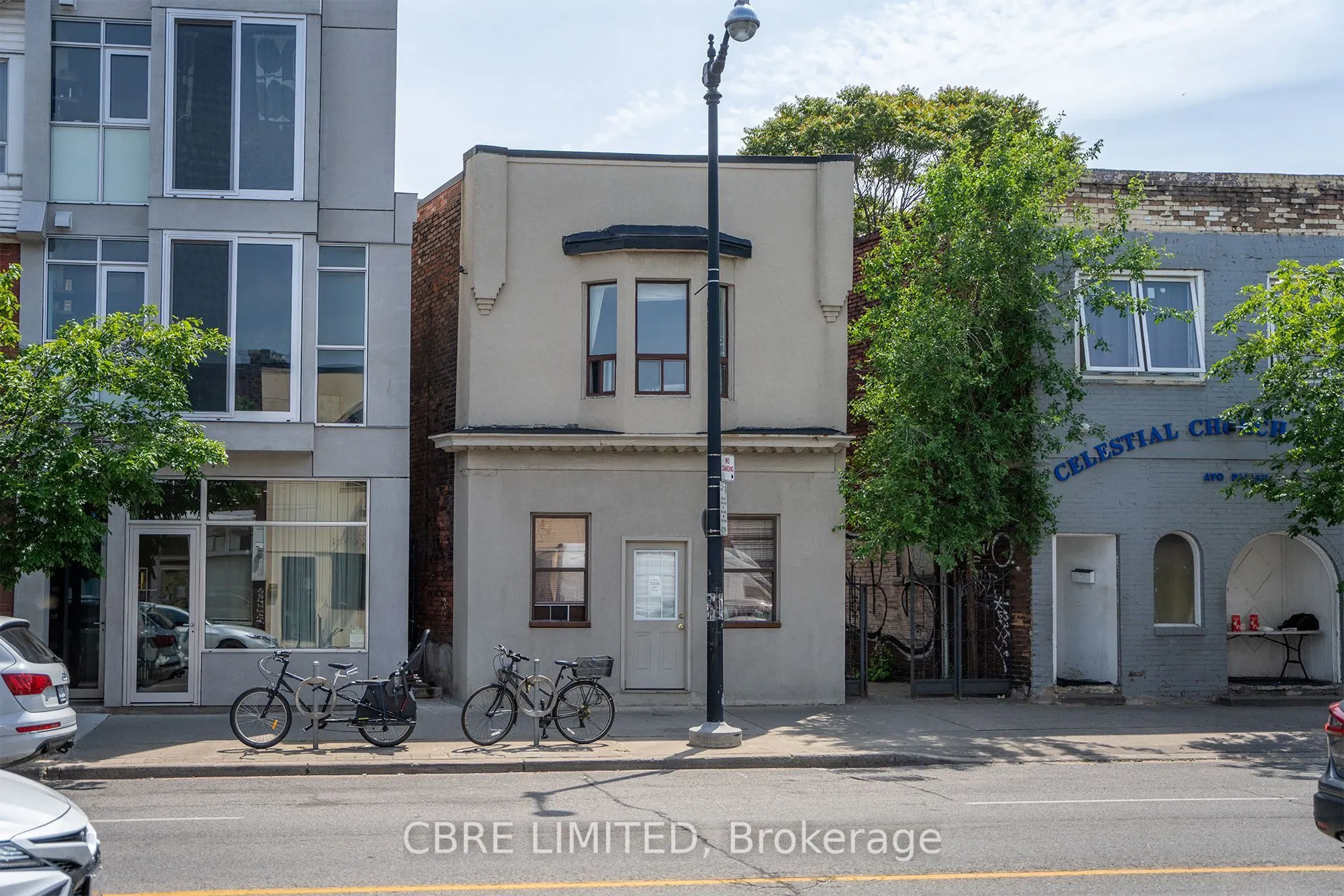3335 Dundas Street W