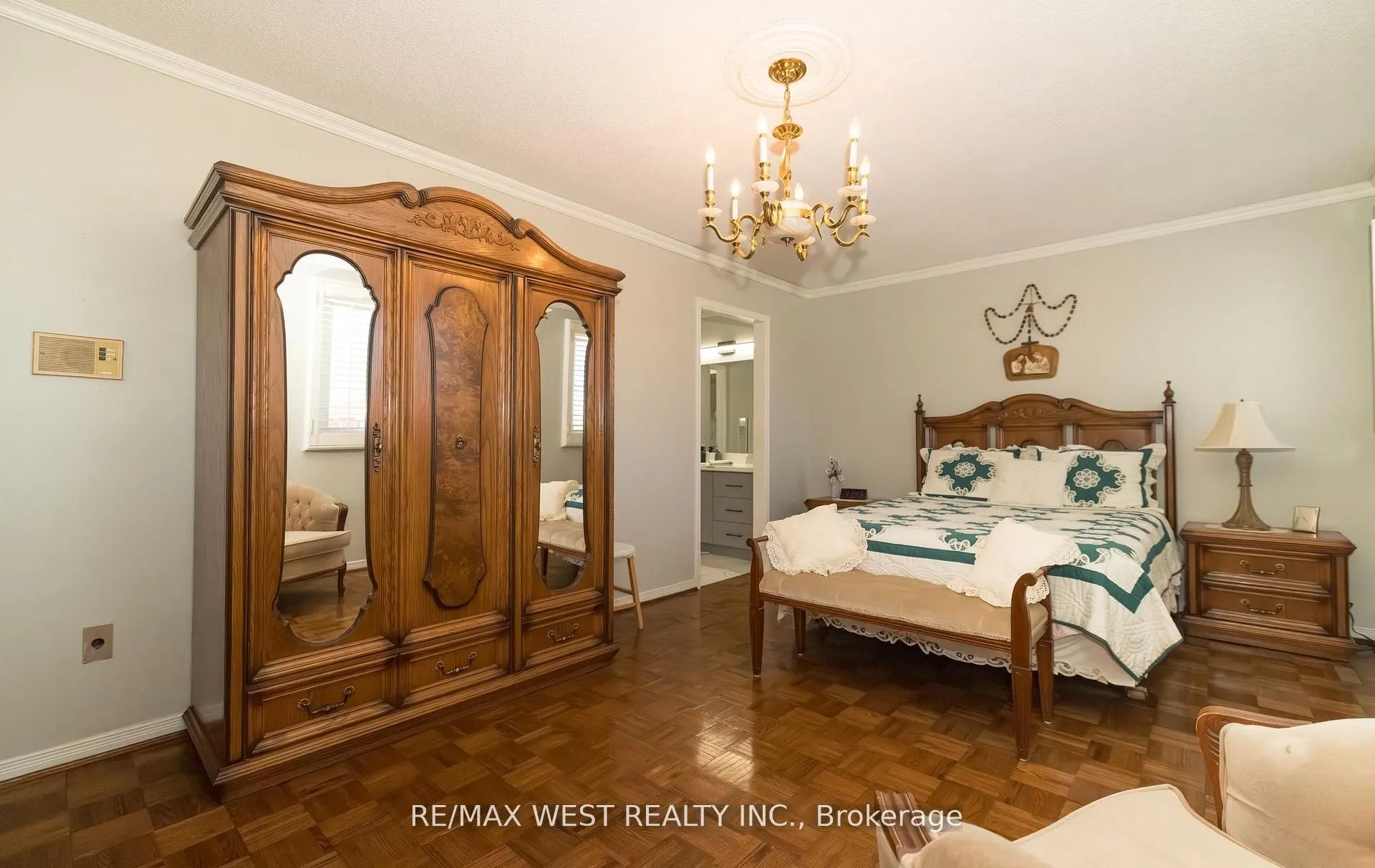 52 Amantine Crescent