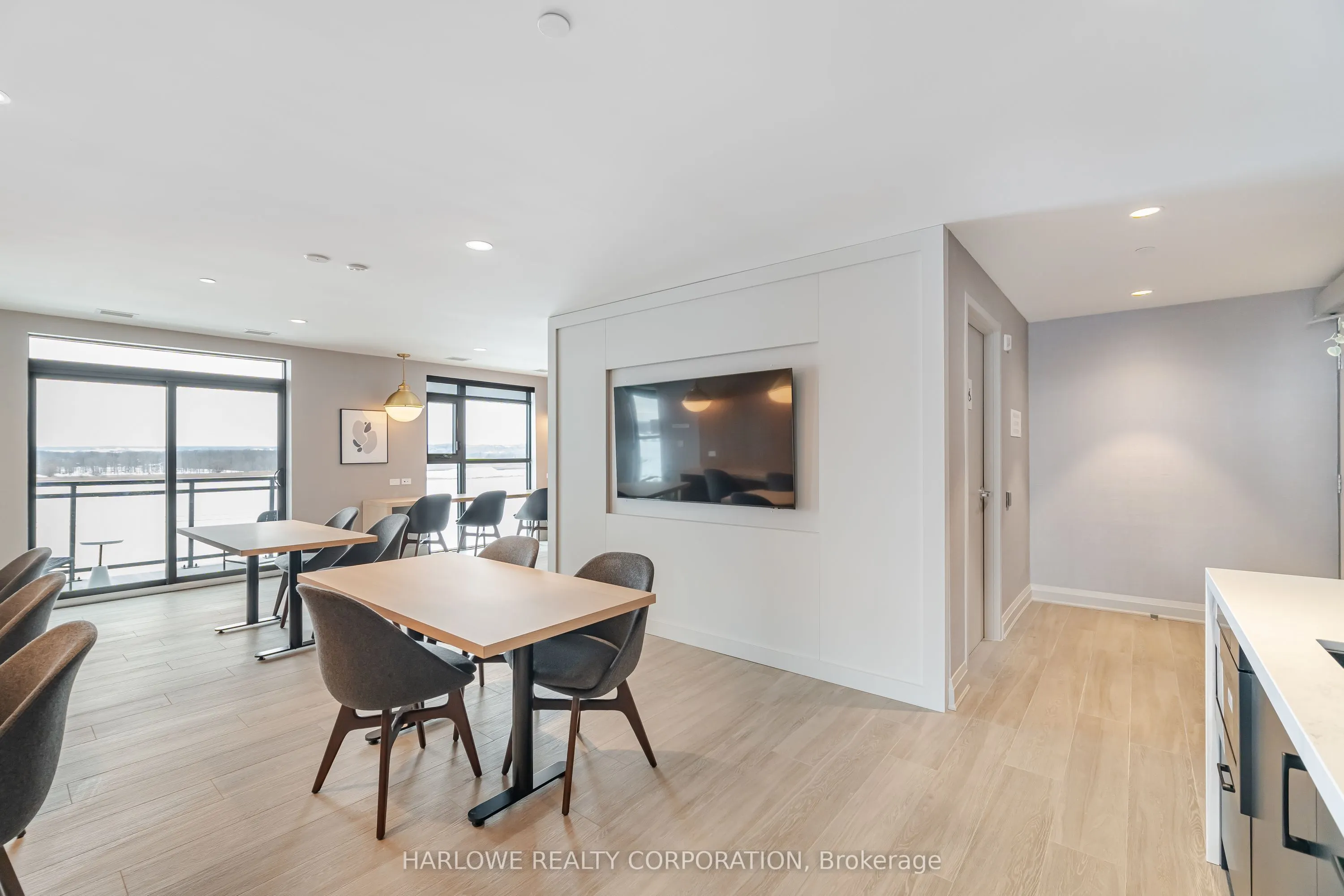 490 Gordon Krantz Avenue, #617