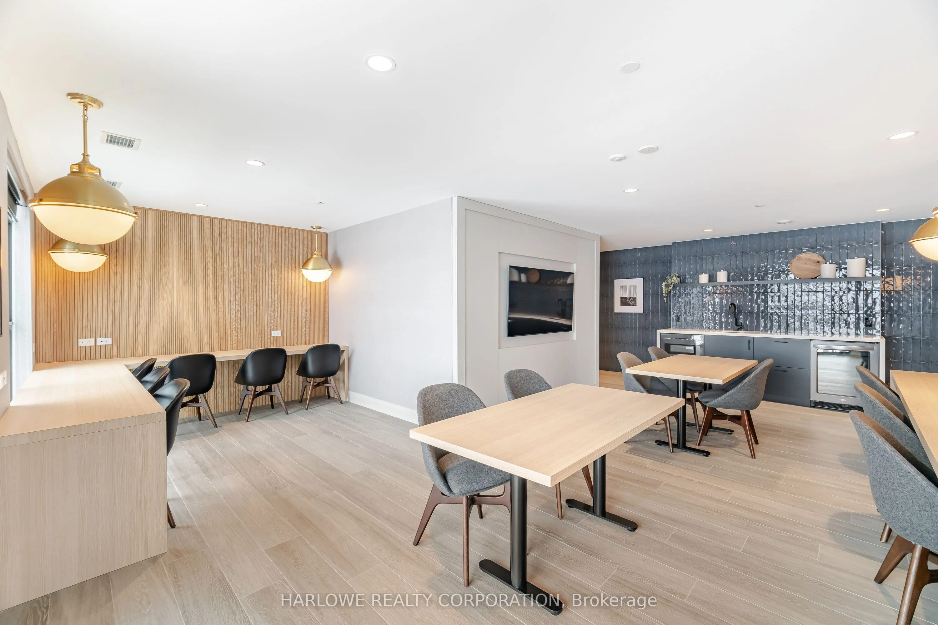 490 Gordon Krantz Avenue, #617