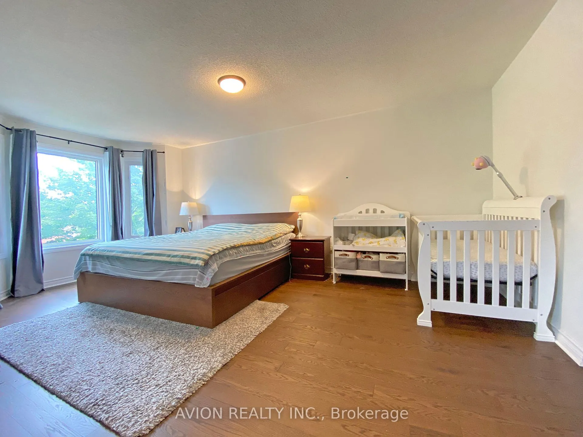 1192 Thoresby Drive