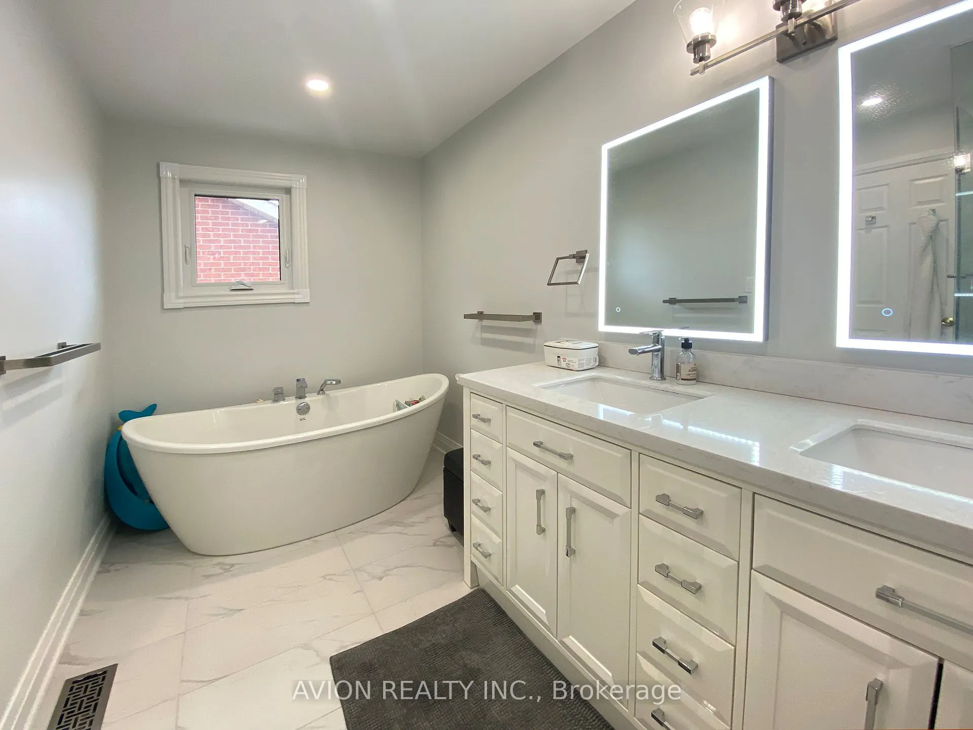 1192 Thoresby Drive