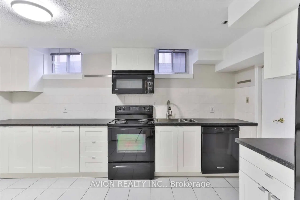1192 Thoresby Drive