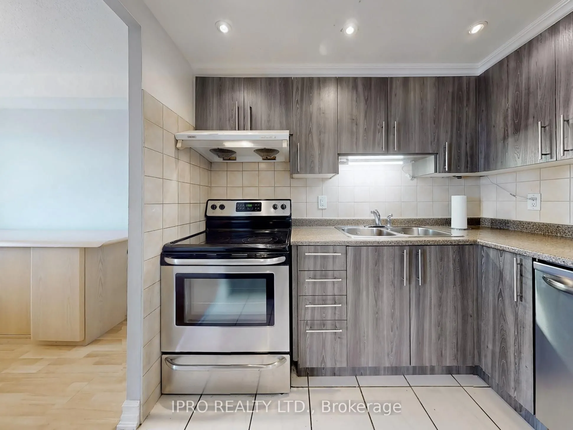 155 Hillcrest Avenue, #1006