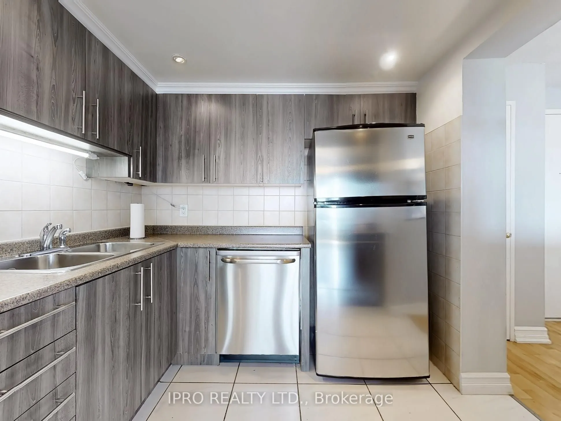155 Hillcrest Avenue, #1006