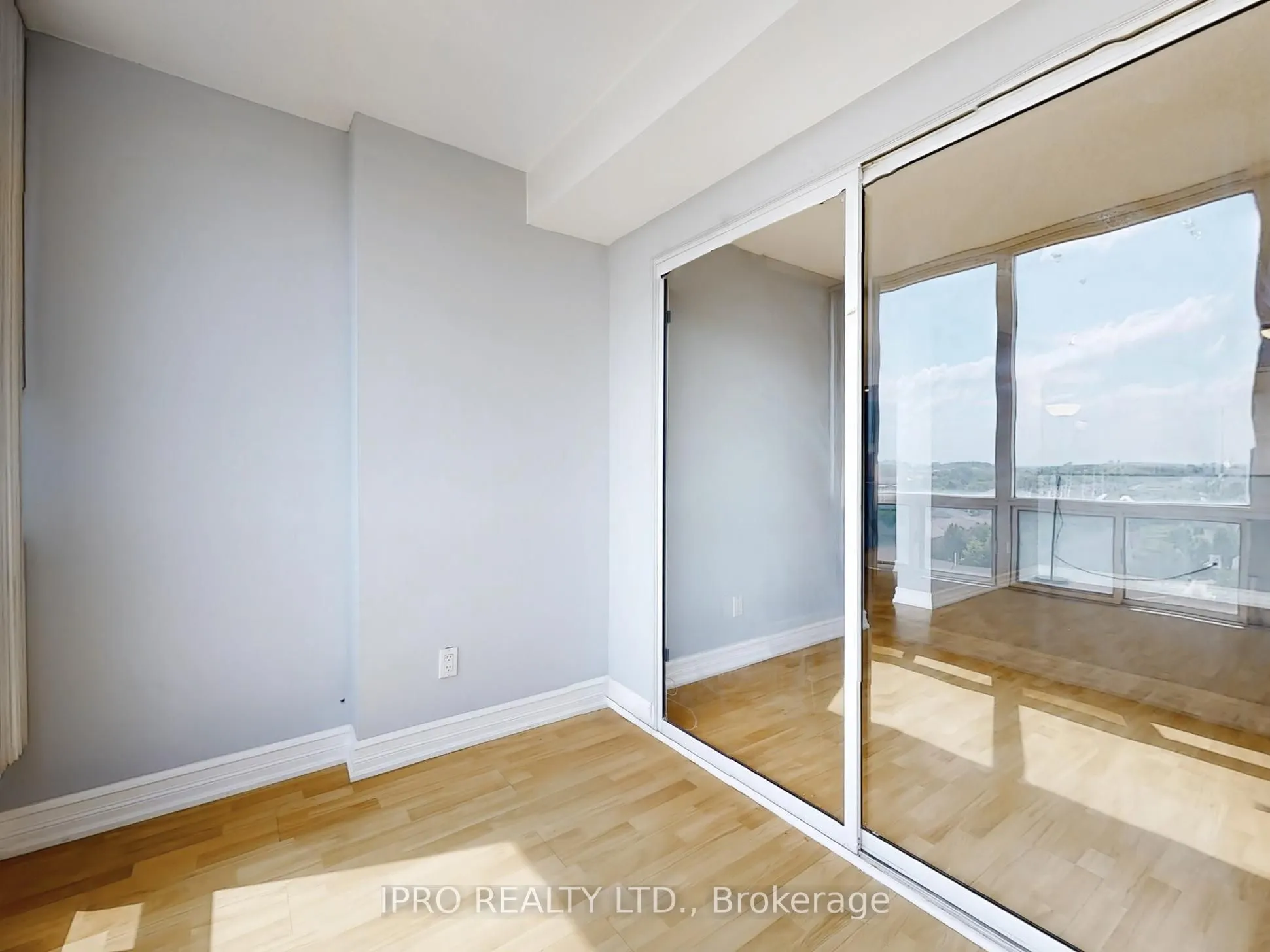 155 Hillcrest Avenue, #1006